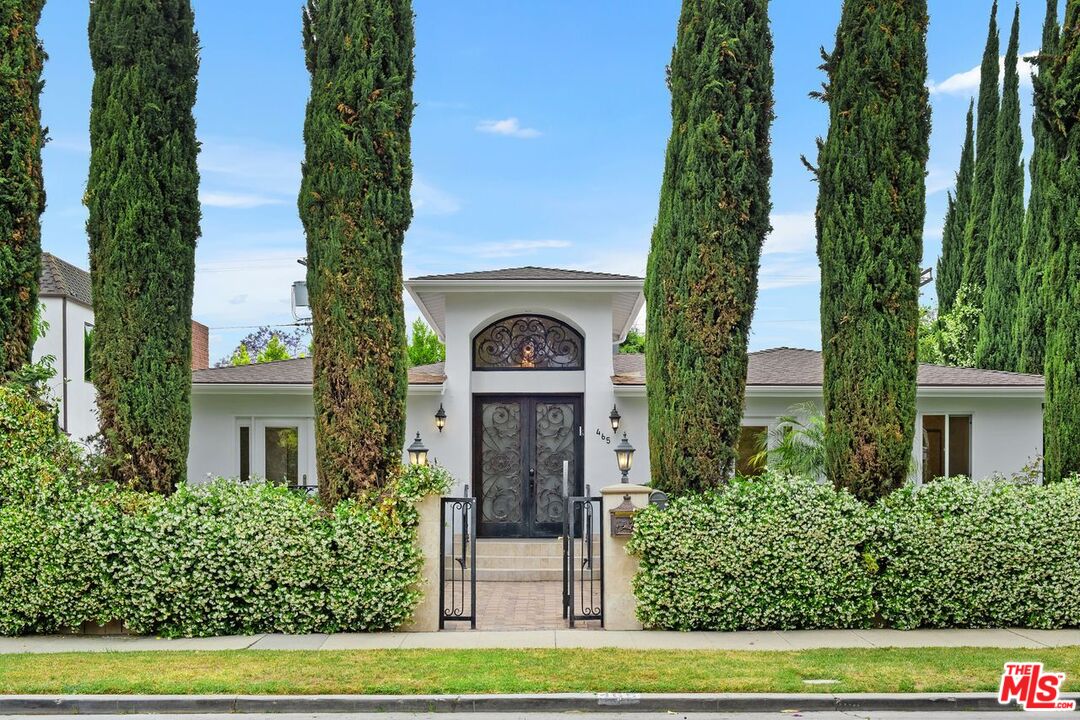 Los Angeles, California, 90048, United States, 4 Bedrooms Bedrooms, ,4 BathroomsBathrooms,Residential,For Sale,1912253