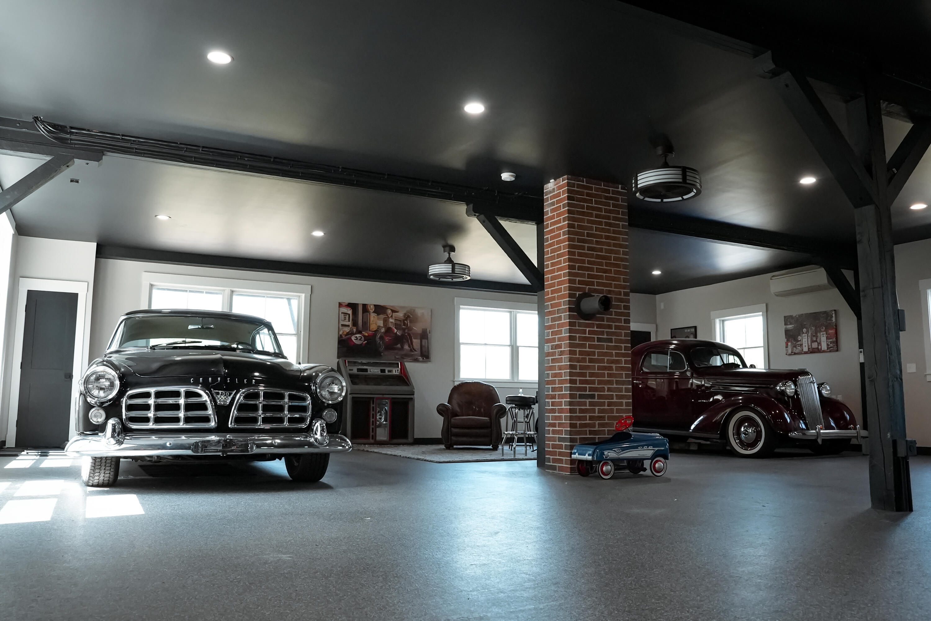 Falmouth, Maine, 04105, United States, 3 Bedrooms Bedrooms, ,4 BathroomsBathrooms,Residential,For Sale,1975511