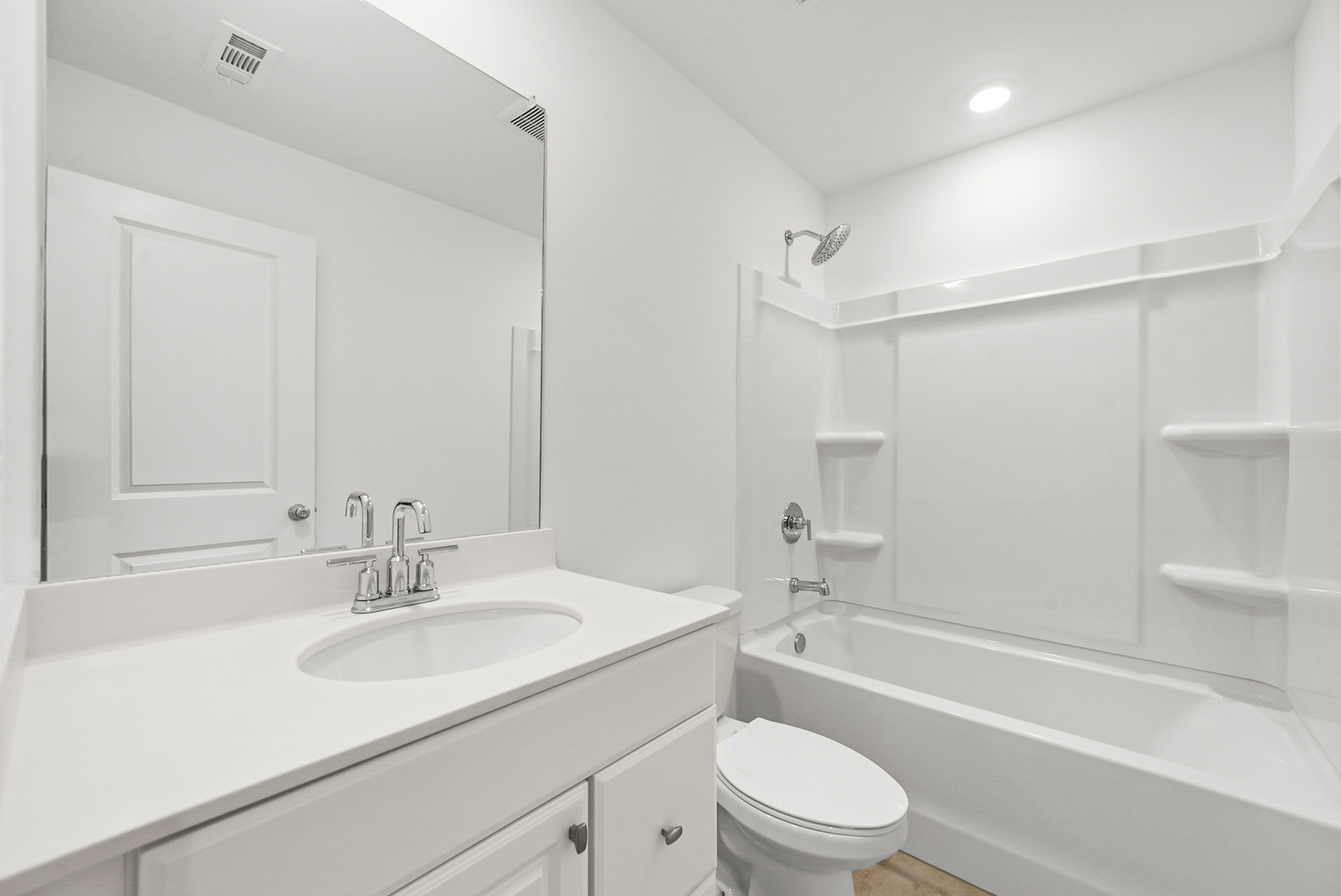  Better Than New Townhome is Ready Today - 物件實景