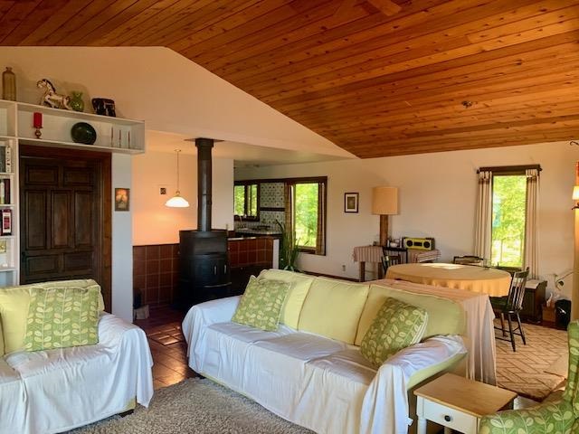 Charlevoix, Michigan, 49720-0000, United States, 2 Bedrooms Bedrooms, ,2 BathroomsBathrooms,Residential,For Sale,1933264