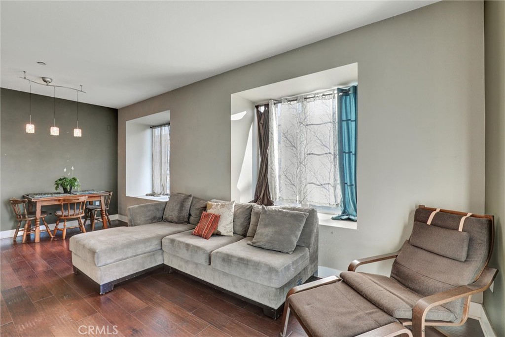 Long Beach, California, 90802, United States, 3 Bedrooms Bedrooms, ,2 BathroomsBathrooms,Residential,For Sale,1921298