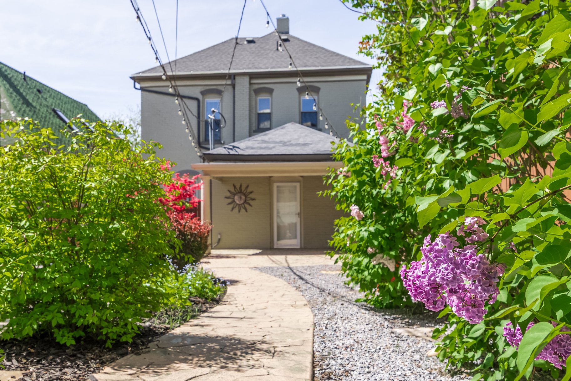  Historic 2-Story in Vibrant Marmalade - 物件實景