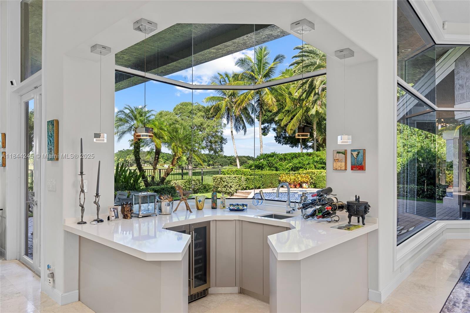 Weston, Florida, 33327, United States, 5 Bedrooms Bedrooms, ,4 BathroomsBathrooms,Residential,For Sale,1901974