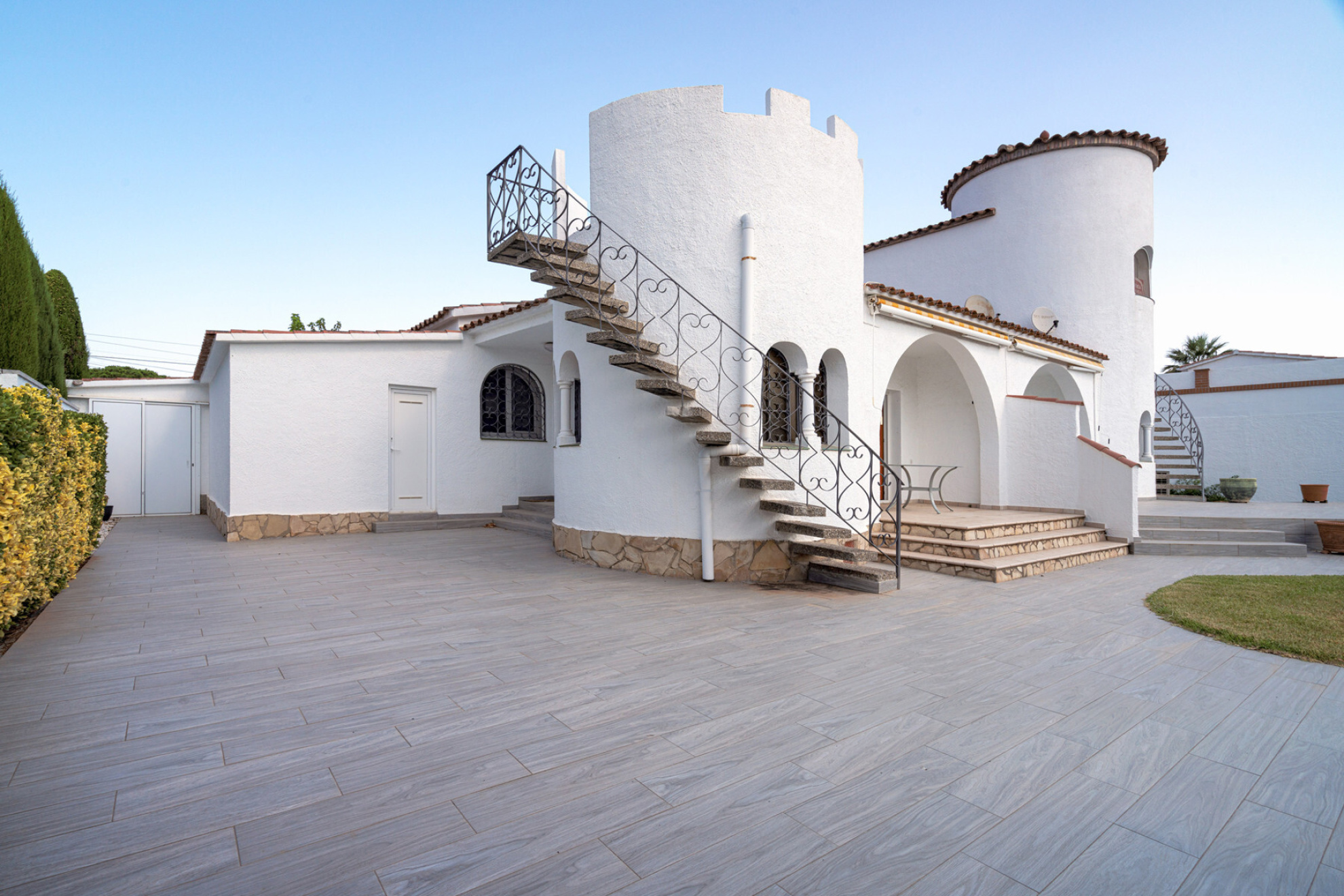  Magnificent property with 25 m of mooring and garage for boats. - 物件實景