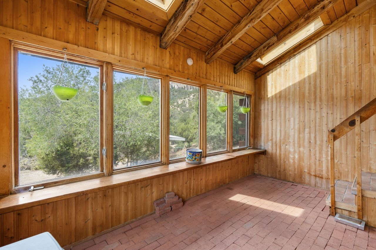 Jemez Springs, New Mexico, 87025, United States, 3 Bedrooms Bedrooms, ,3 BathroomsBathrooms,Residential,For Sale,1912004