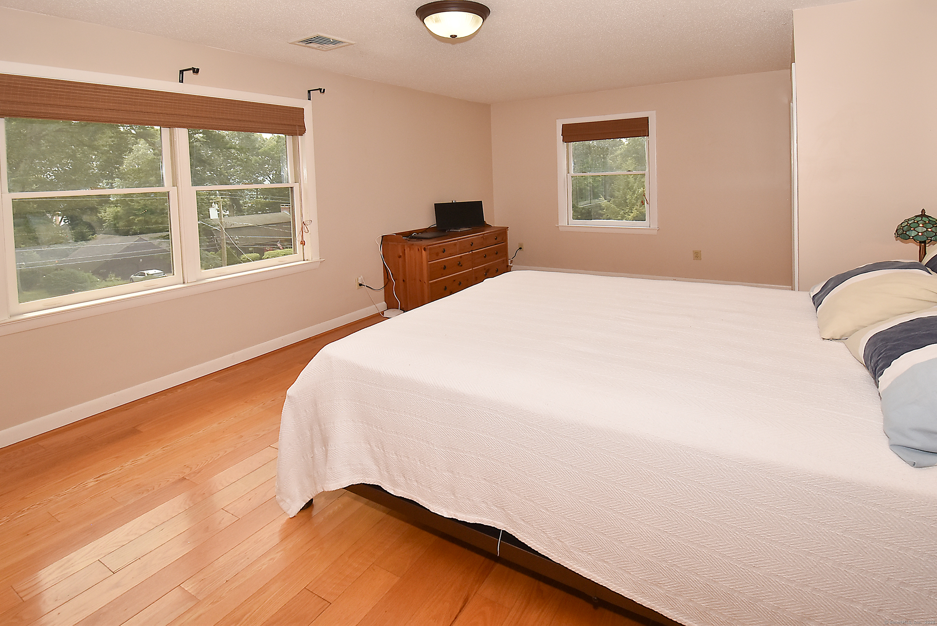 Ellington, Connecticut, 06029, United States, 5 Bedrooms Bedrooms, ,4 BathroomsBathrooms,Residential,For Sale,1911965