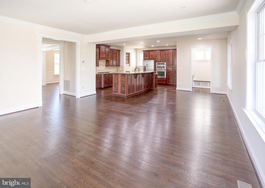 Silver Spring, Maryland, 20906, United States, 4 Bedrooms Bedrooms, ,5 BathroomsBathrooms,Residential,For Sale,1900768