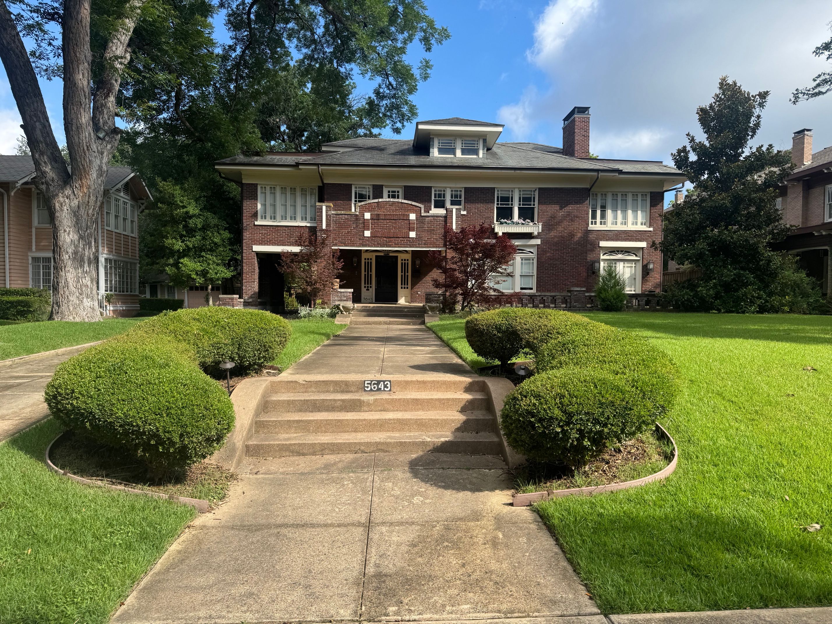 Majestic Prairie Craftsman in the prestigious Swiss Avenue Historic District - 物件實景