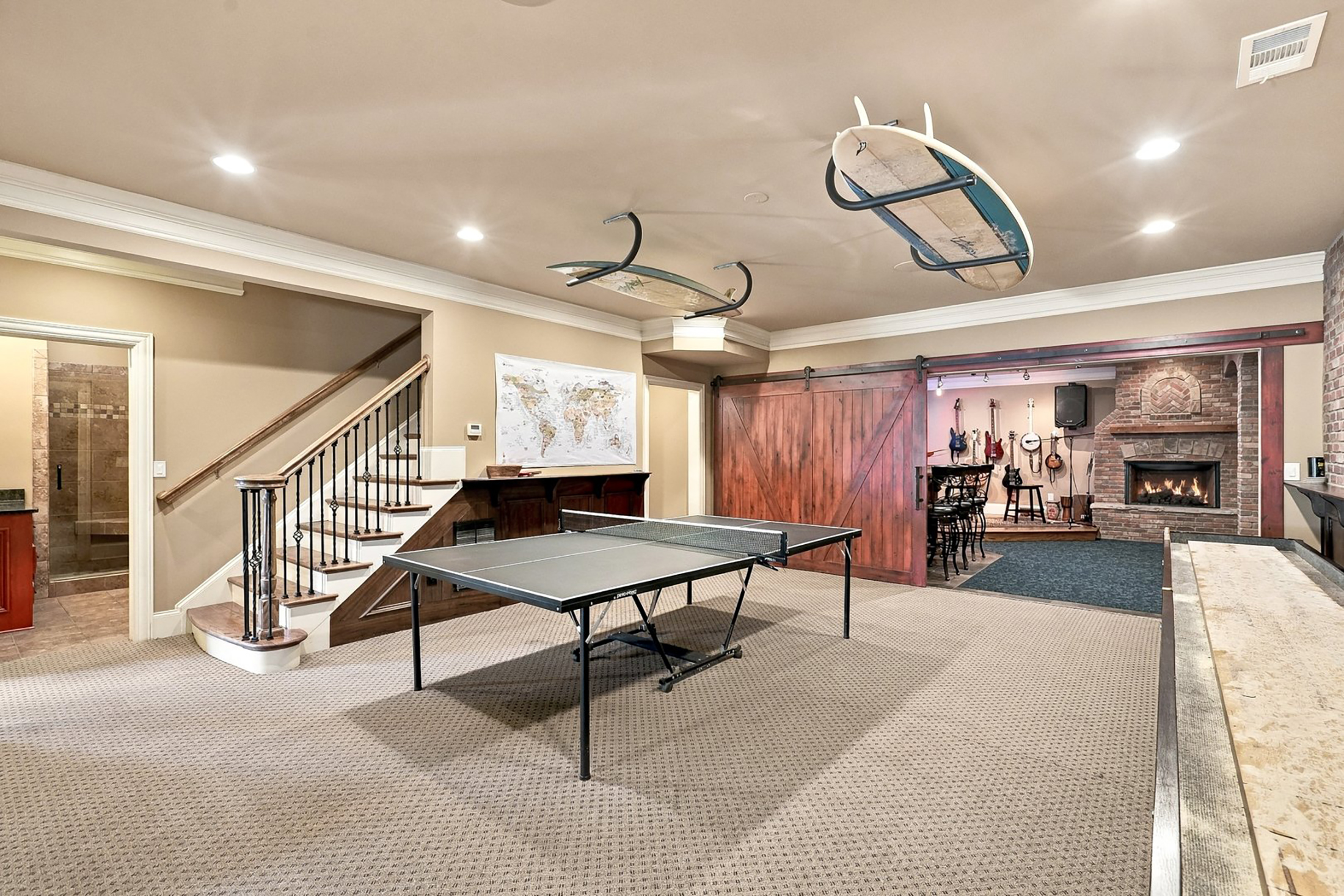 Exceptional Custom-Built Home with Theater, Full Bar and Private Gym - 物件實景