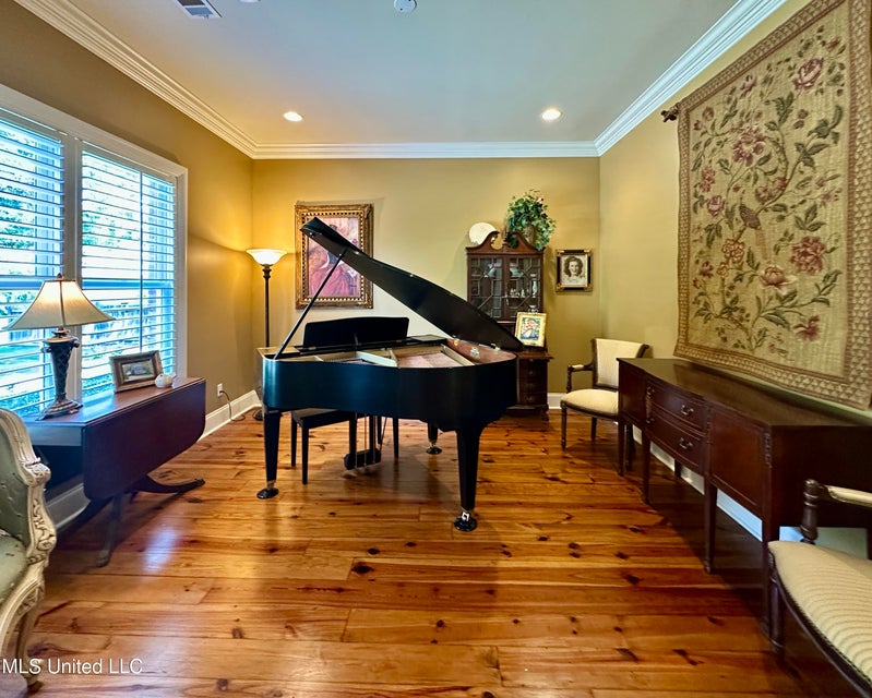 Clinton, Mississippi, 39056, United States, 5 Bedrooms Bedrooms, ,3 BathroomsBathrooms,Residential,For Sale,1904228