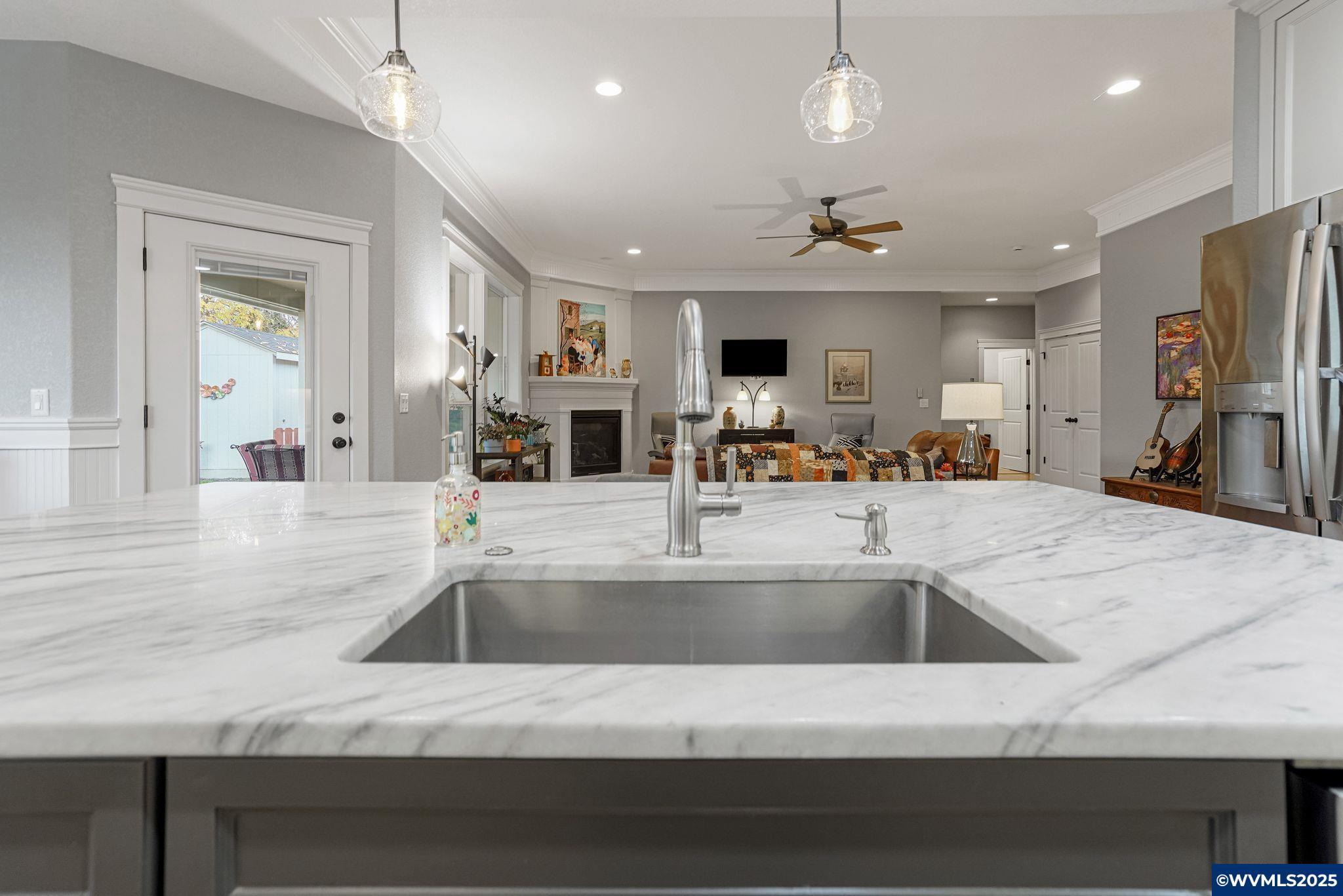 Dallas, Oregon, 97338, United States, 4 Bedrooms Bedrooms, ,2 BathroomsBathrooms,Residential,For Sale,1991904