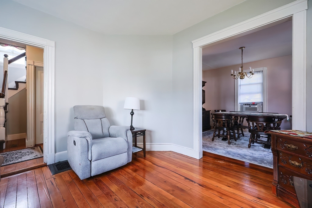 Boston, Massachusetts, 02136, United States, 4 Bedrooms Bedrooms, ,2 BathroomsBathrooms,Residential,For Sale,1944932
