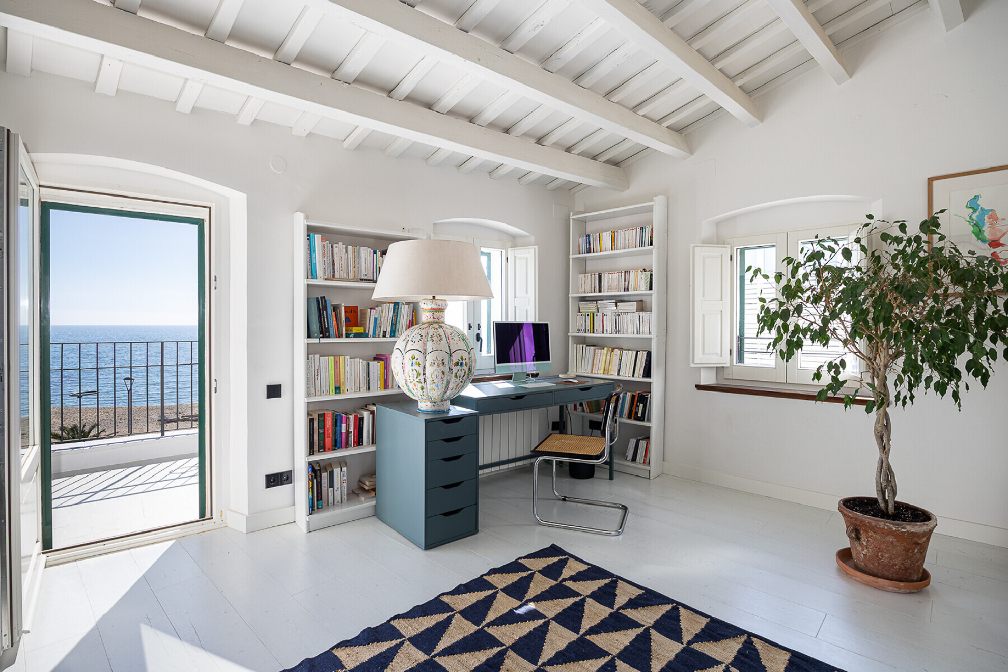  House on the seafront with tourist license, Caldes d
