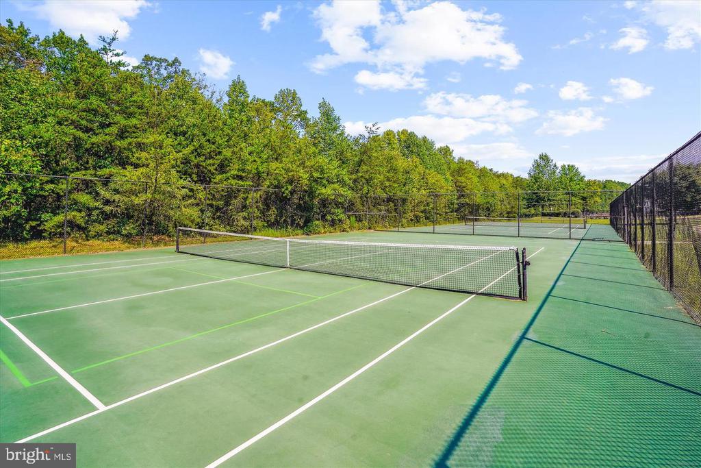 Fredericksburg, Virginia, 22405, United States, 5 Bedrooms Bedrooms, ,3 BathroomsBathrooms,Residential,For Sale,1987075