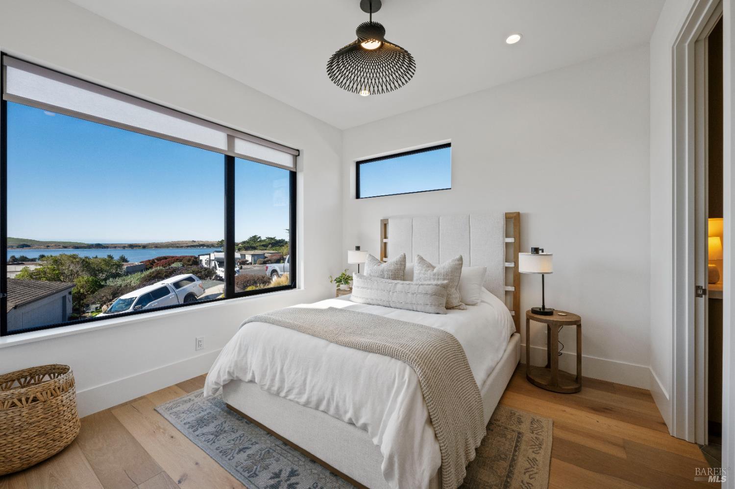 Bodega Bay, California, 94923, United States, 4 Bedrooms Bedrooms, ,5 BathroomsBathrooms,Residential,For Sale,1940250