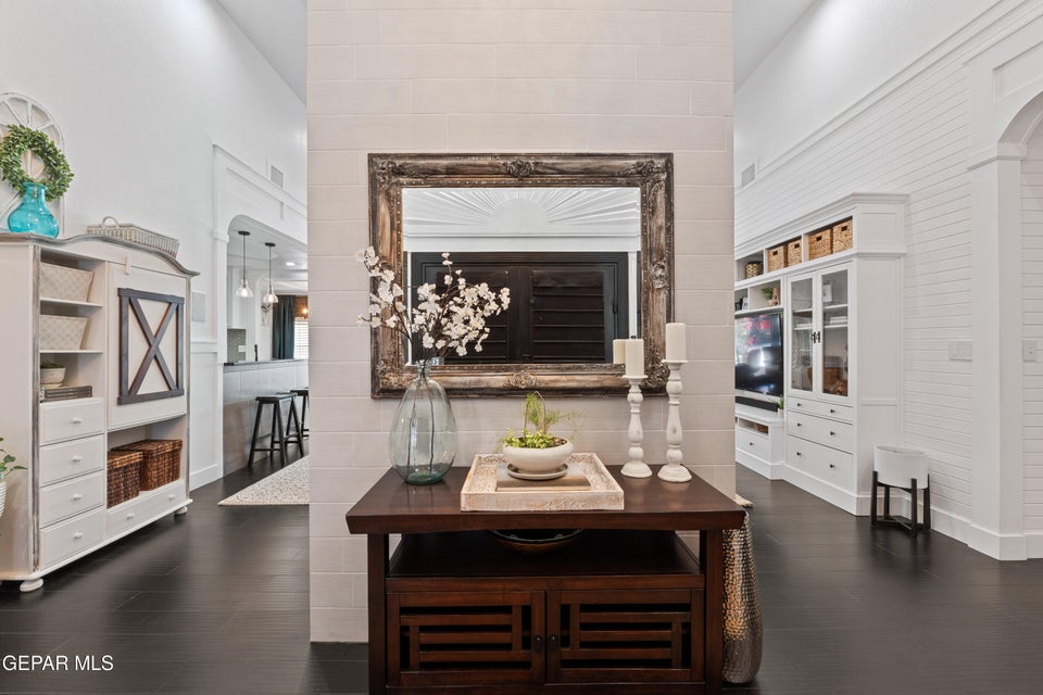 El Paso, Texas, 79936, United States, 5 Bedrooms Bedrooms, ,5 BathroomsBathrooms,Residential,For Sale,1980417