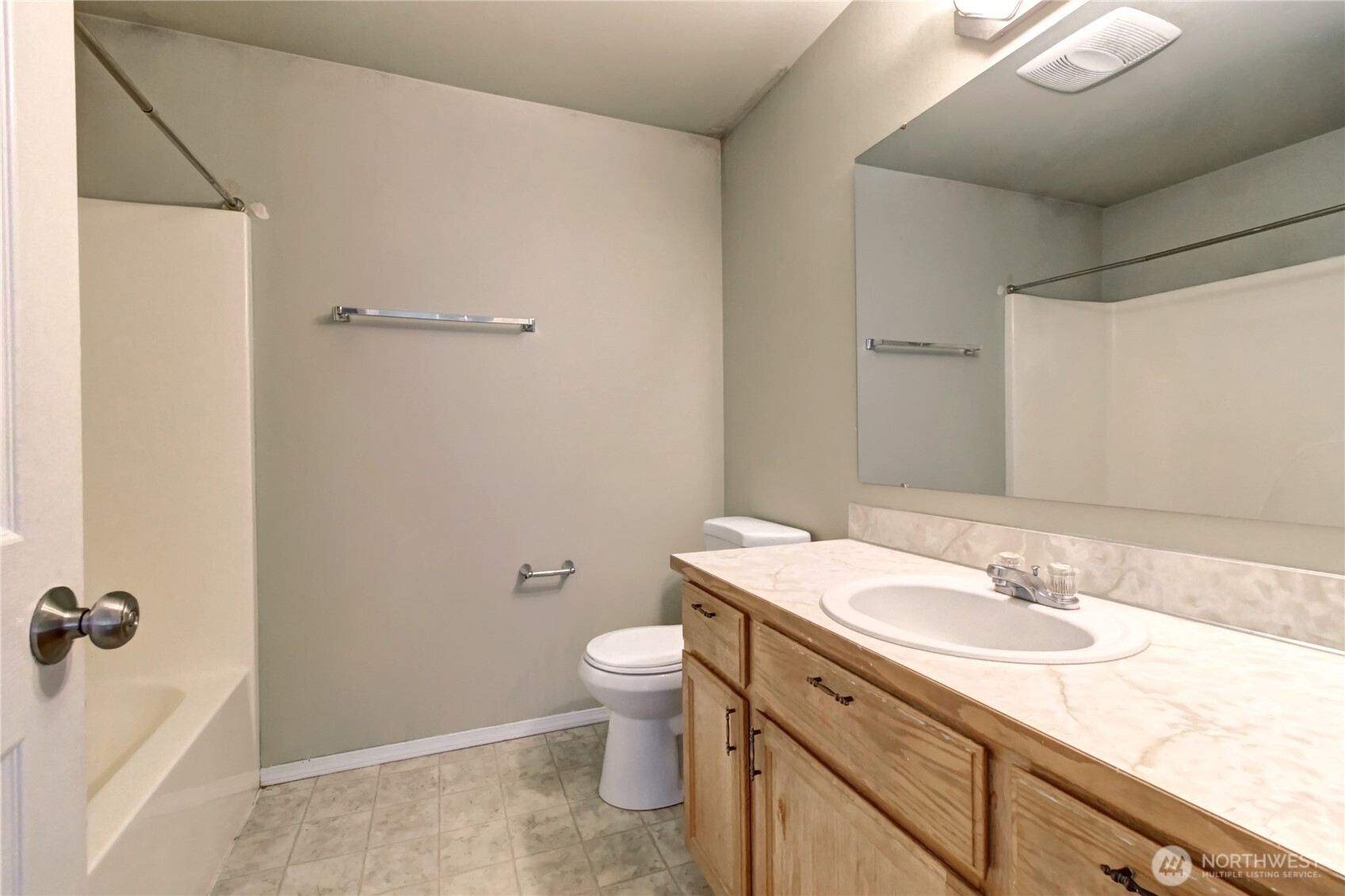 Covington, Washington, 98042, United States, 5 Bedrooms Bedrooms, ,3 BathroomsBathrooms,Residential,For Sale,2002094