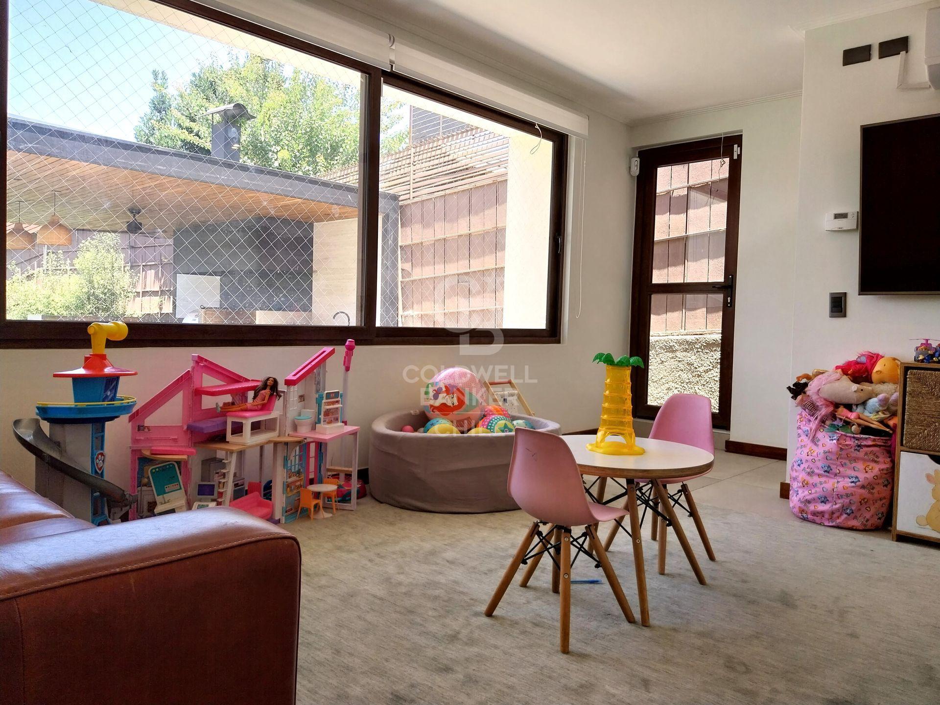 Lo Barnechea, Chile, 5 Bedrooms Bedrooms, ,5 BathroomsBathrooms,Residential,For Sale,1883706