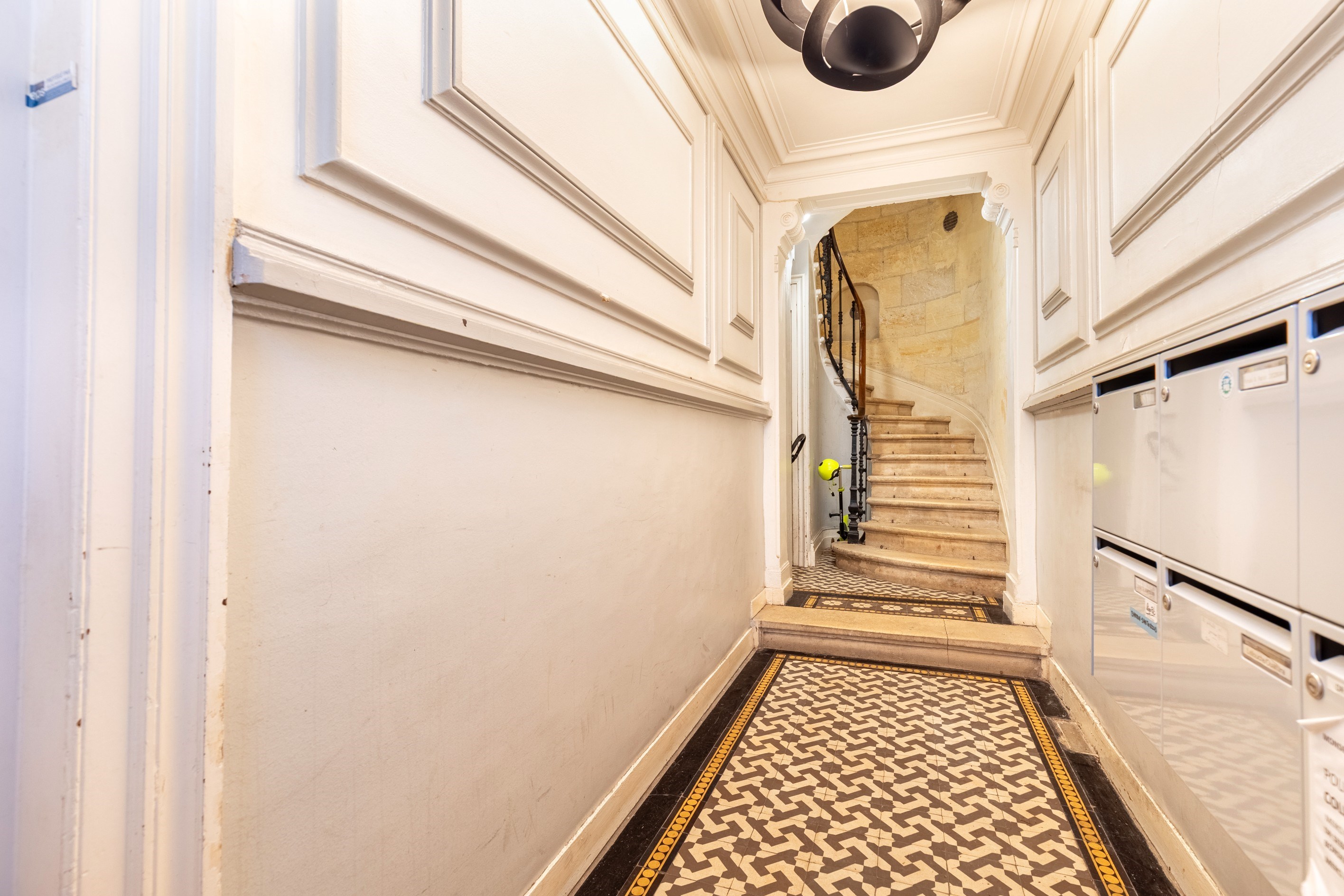  EXCLUSIVE LISTING - HIGHLY SOUGHT-AFTER LOCATION RIGHT NEAR THE JARDIN PUBLIC -… - 物件實景