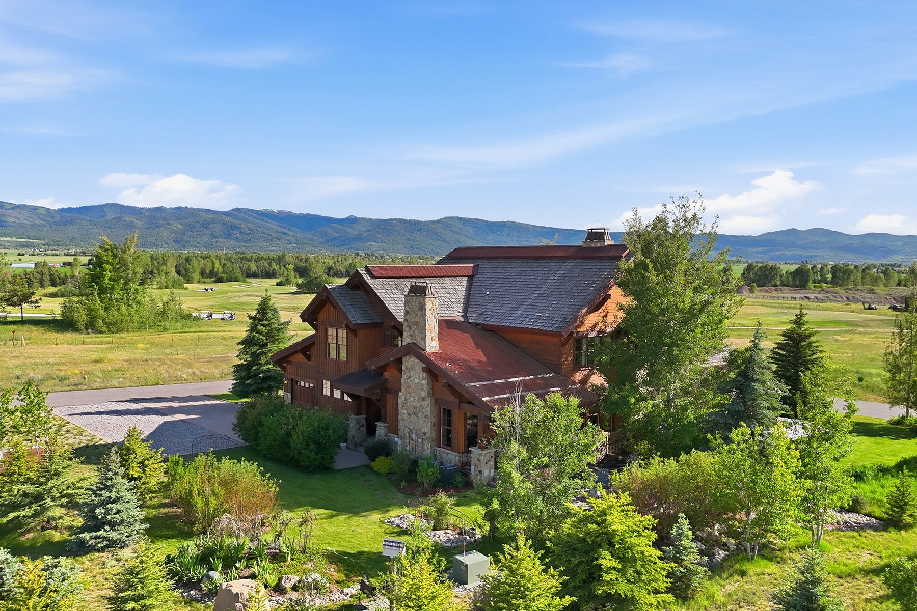  Luxury Home with Oversized Lot - 物件實景