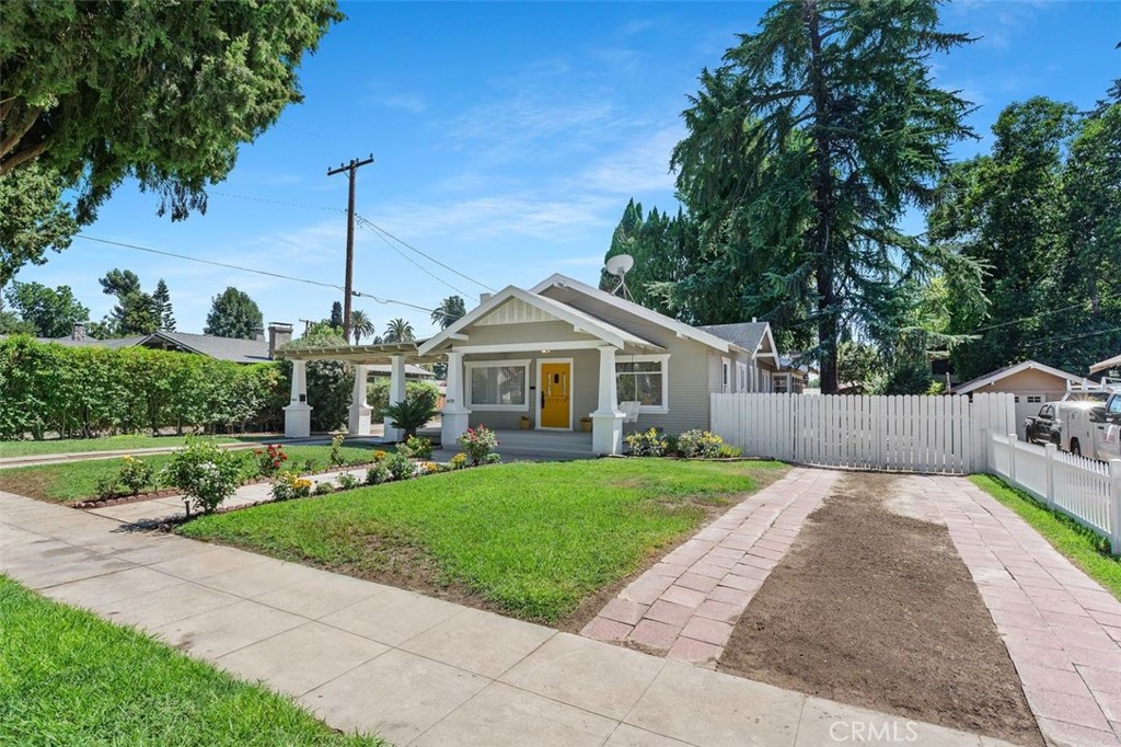 Riverside, California, 92506, United States, ,Residential,For Sale,1926260