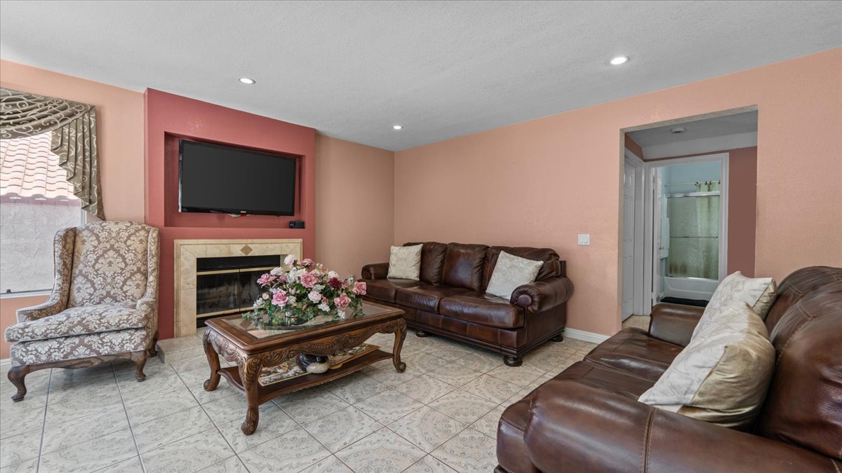 Corona, California, 92881, United States, 5 Bedrooms Bedrooms, ,3 BathroomsBathrooms,Residential,For Sale,1983465