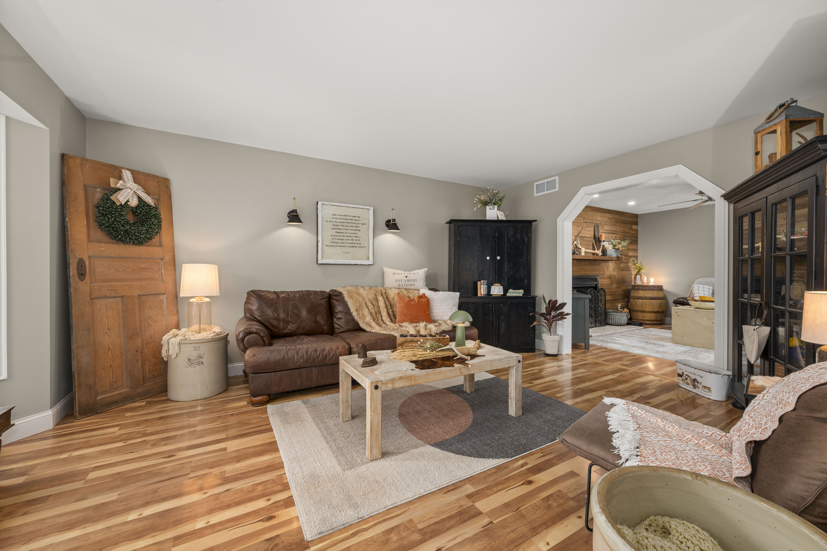 Sycamore, Illinois, 60178, United States, 4 Bedrooms Bedrooms, ,4 BathroomsBathrooms,Residential,For Sale,1999844