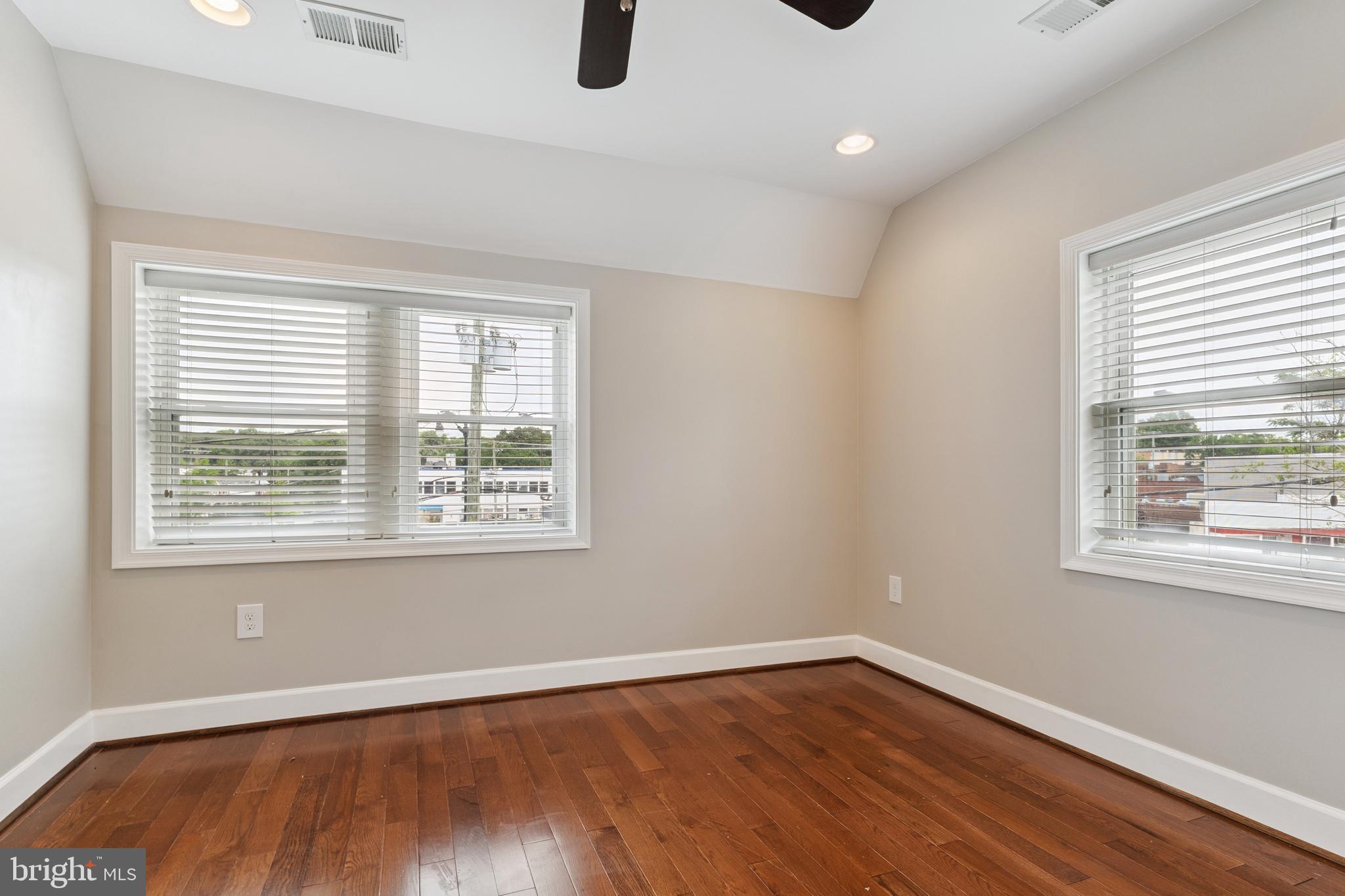 Washington, District of Columbia, 20011, United States, 3 Bedrooms Bedrooms, ,4 BathroomsBathrooms,Residential,For Sale,1935527