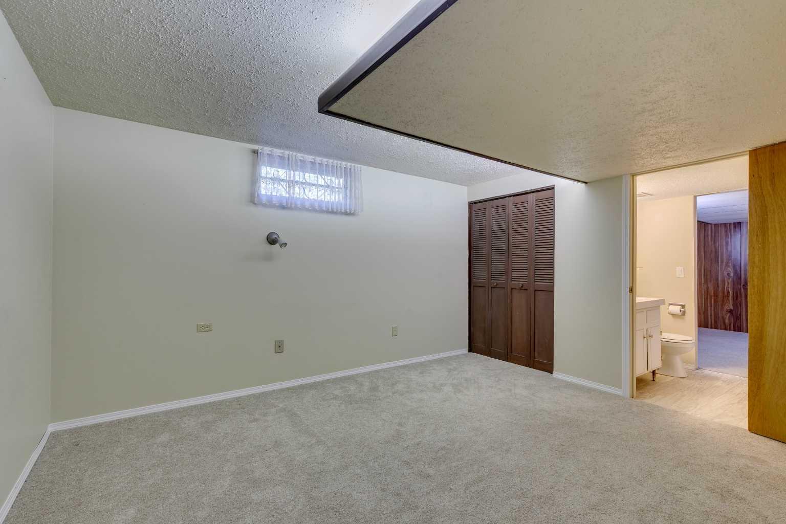 CALGARY, Alberta, T3B 2W3, CA, 7 Bedrooms Bedrooms, ,4 BathroomsBathrooms,Residential,For Sale,1988162