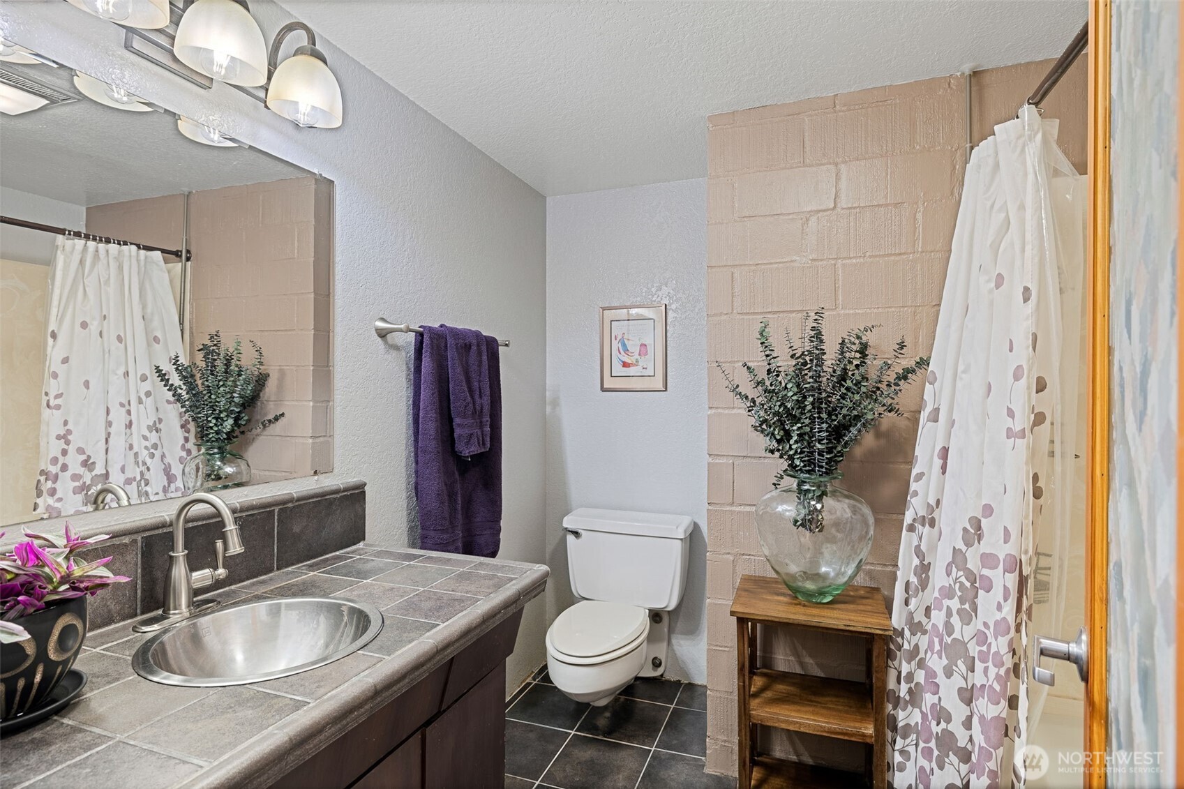 Seattle, Washington, 98117, United States, 4 Bedrooms Bedrooms, ,2 BathroomsBathrooms,Residential,For Sale,1846513