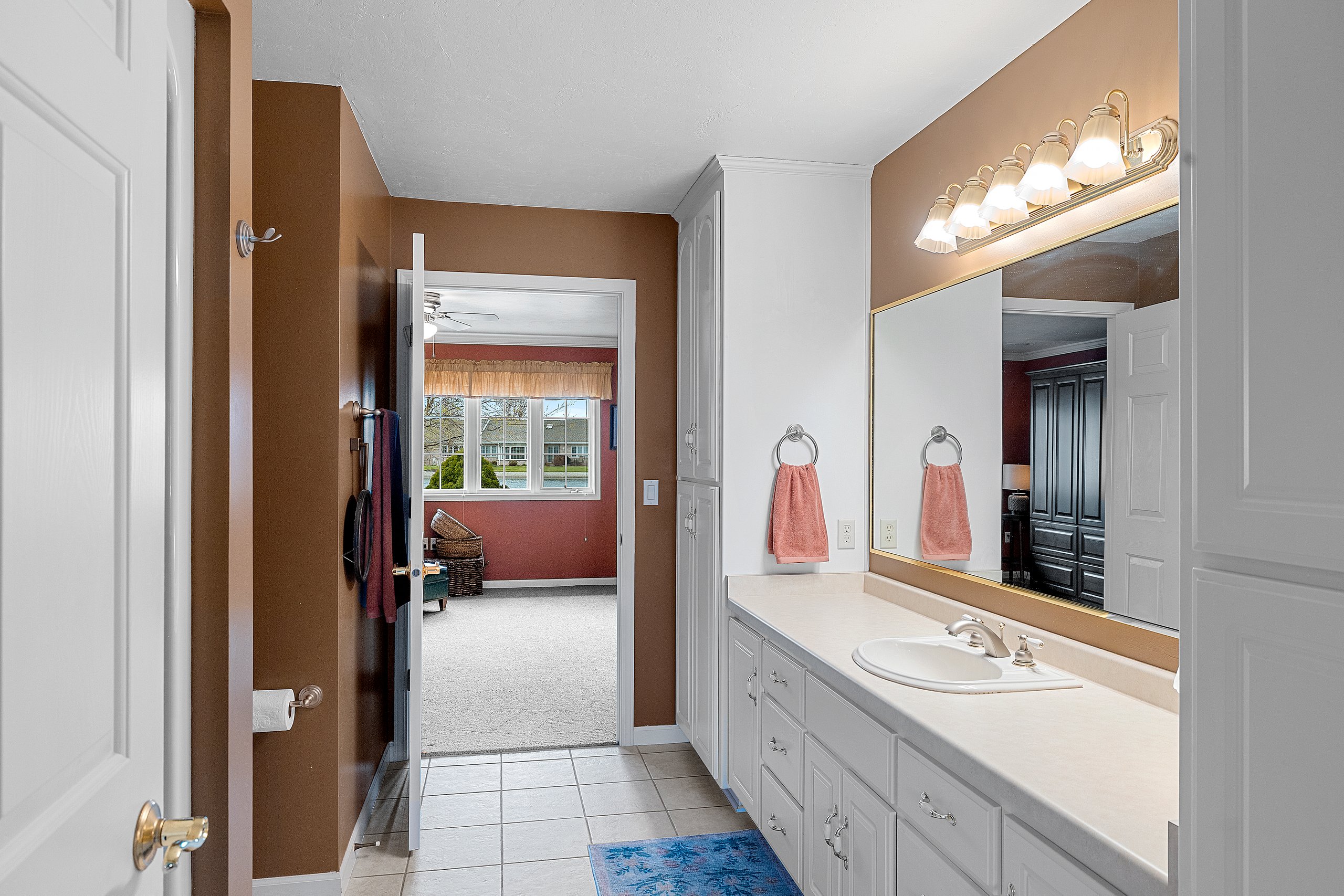  Waterfront Living at River Pines Condos - 物件實景