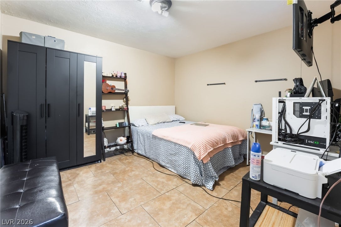 Las Vegas, Nevada, 89104, United States, 6 Bedrooms Bedrooms, ,2 BathroomsBathrooms,Residential,For Sale,2048974