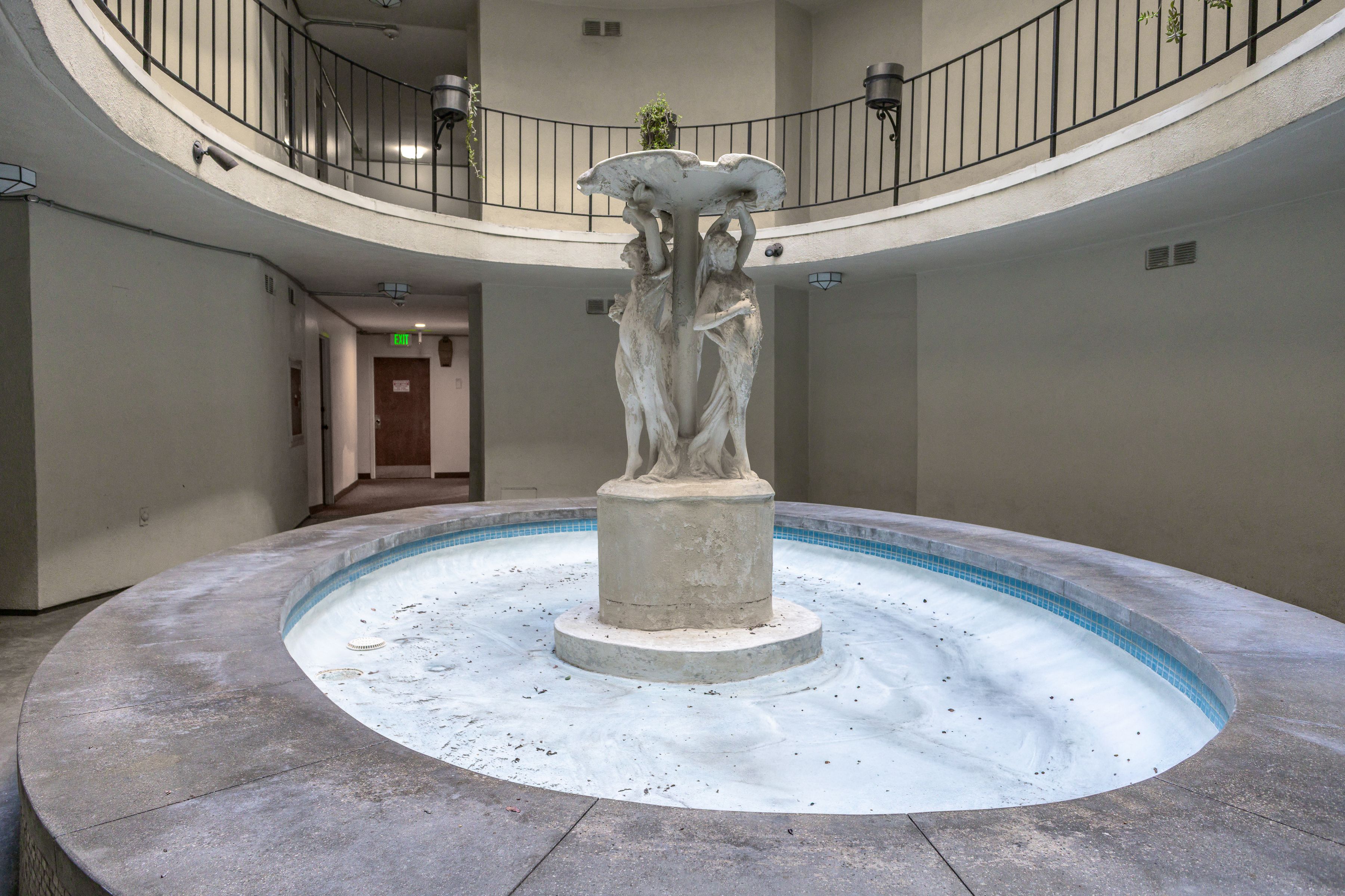  2260 North Cahuenga Boulevard #306 - 物件實景