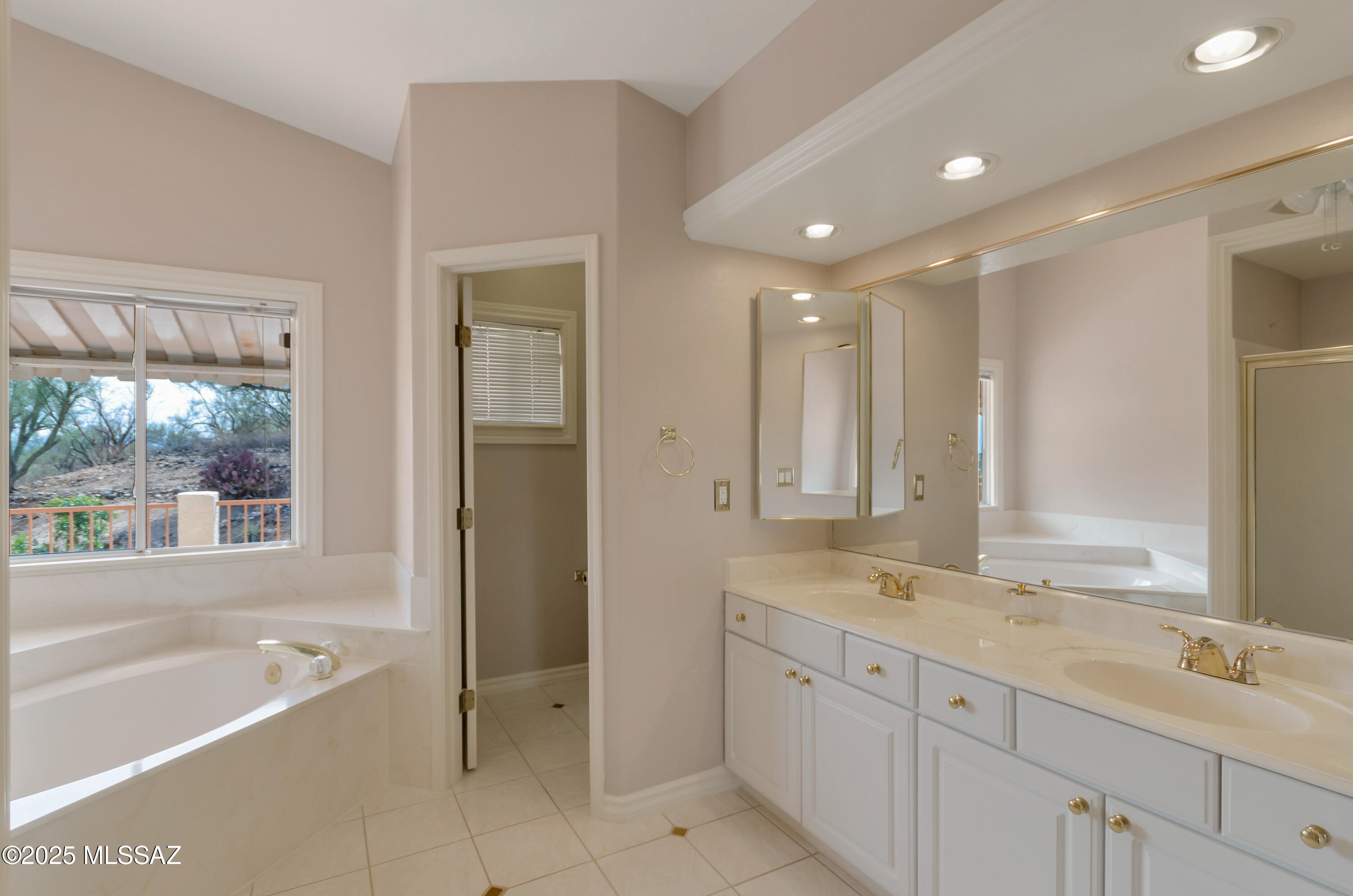 Oro Valley, Arizona, 85737, United States, 4 Bedrooms Bedrooms, ,3 BathroomsBathrooms,Residential,For Sale,1859925