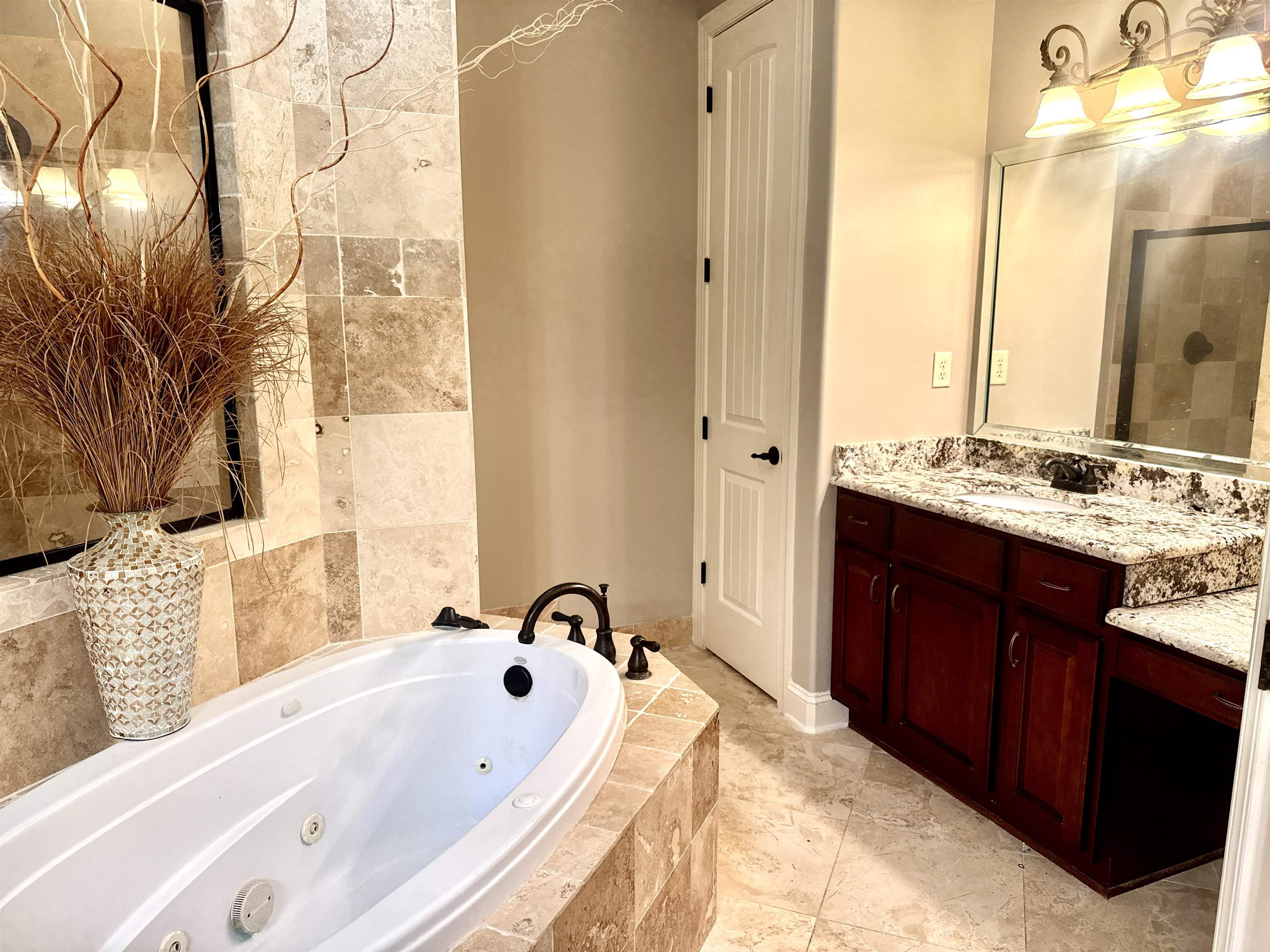 Eads, Tennessee, 38028, United States, 4 Bedrooms Bedrooms, ,4 BathroomsBathrooms,Residential,For Sale,1984184