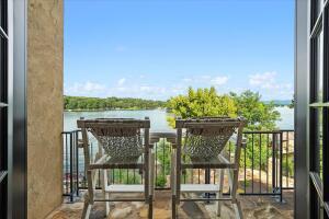 Wirtz, Virginia, 24184, United States, 5 Bedrooms Bedrooms, ,5 BathroomsBathrooms,Residential,For Sale,1987804