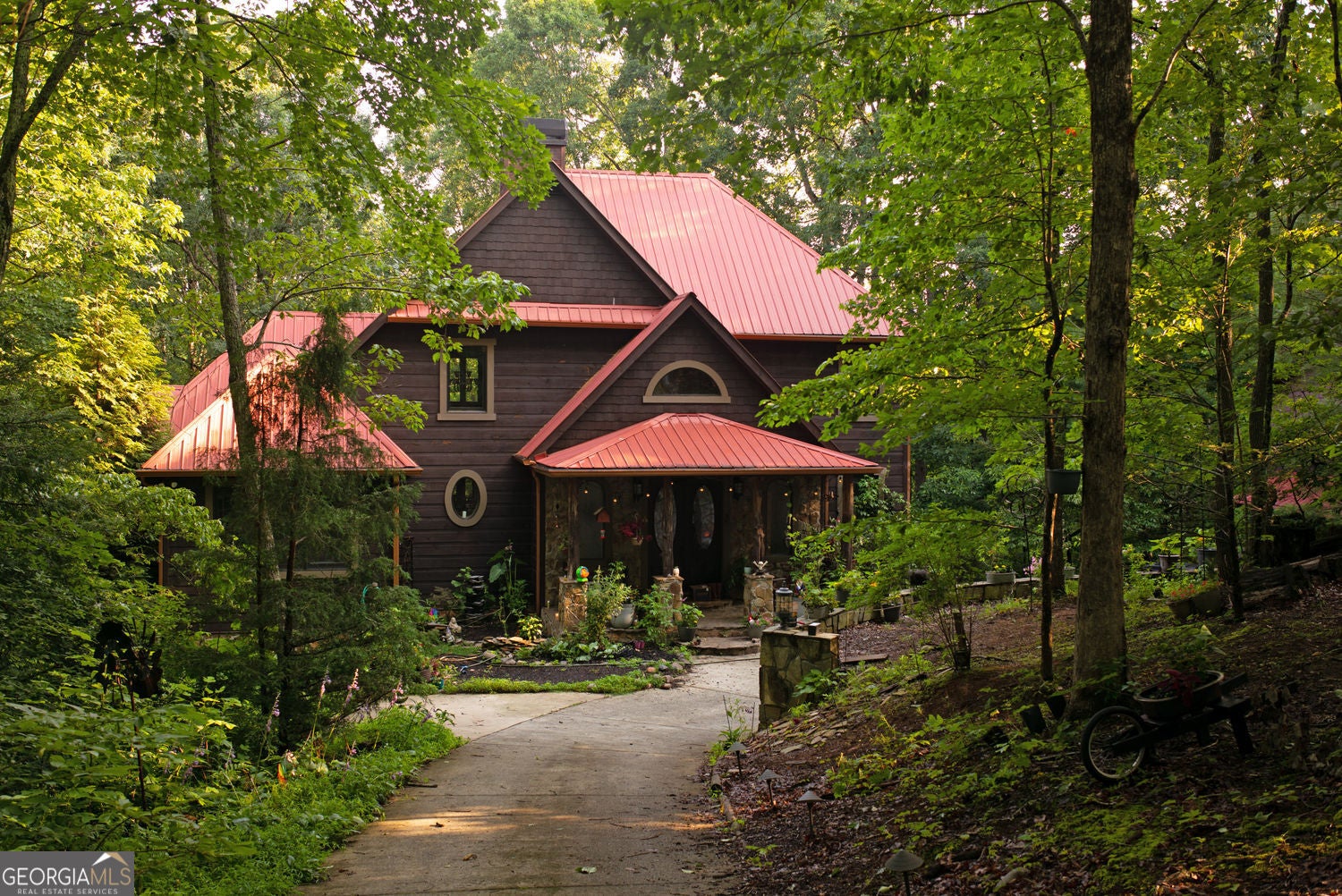 Ellijay, Georgia, 30540, United States, 3 Bedrooms Bedrooms, ,4 BathroomsBathrooms,Residential,For Sale,1952403