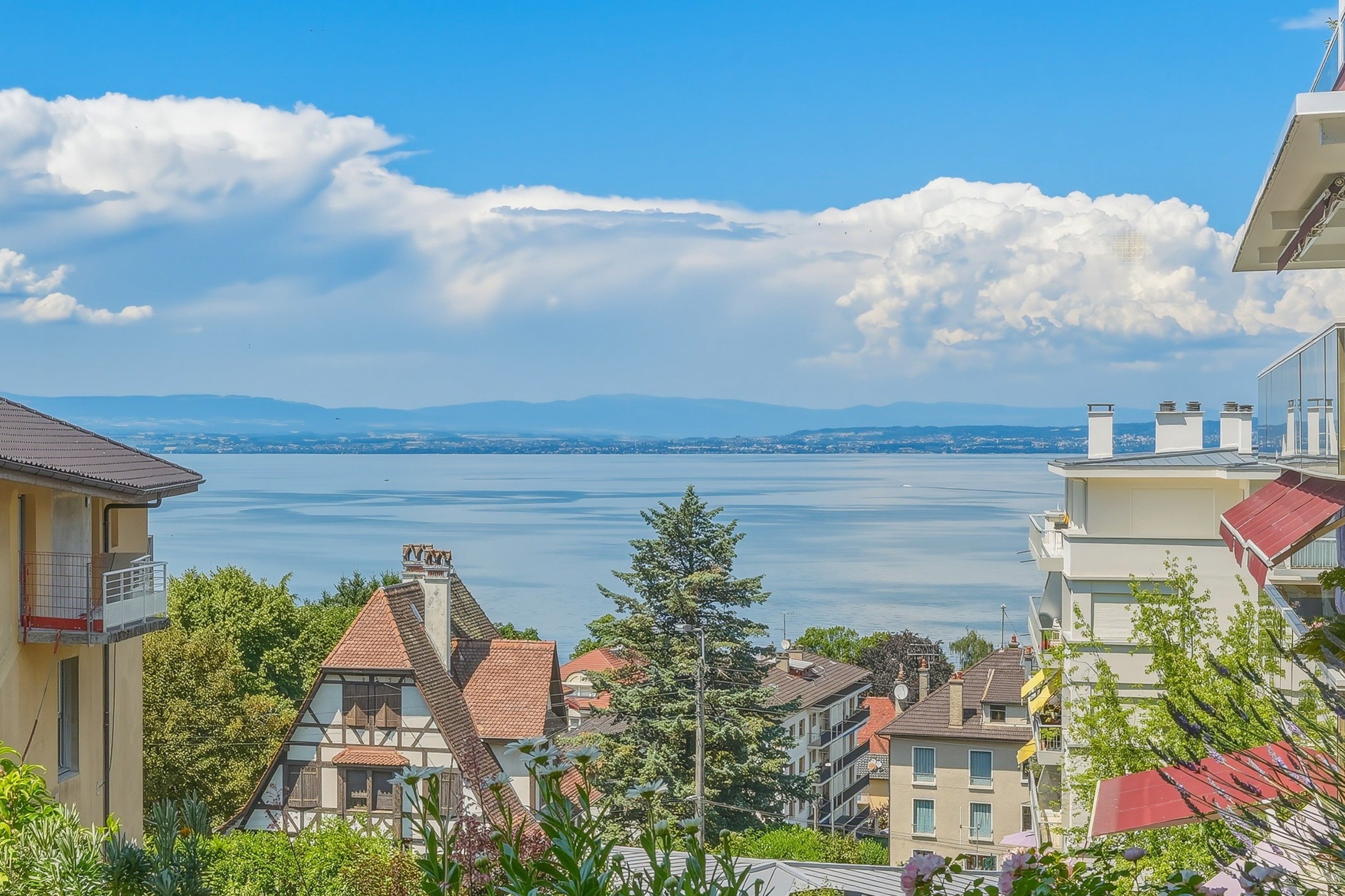  Rare Property in Évian-les-Bains – Elegant 113 sq.m Elevated Garden-Level Apart… - 物件實景