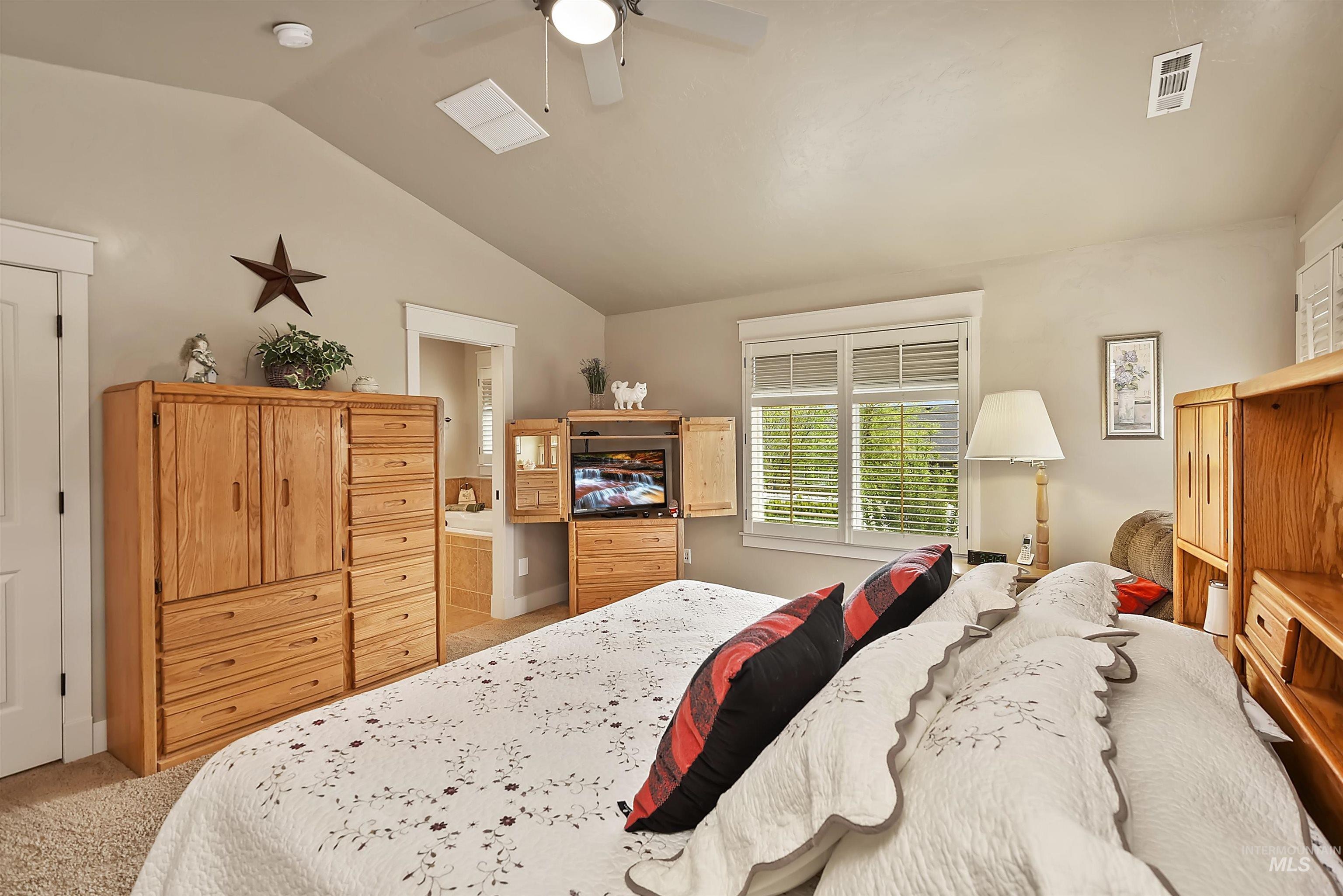 9887 Bray Creek St, Star, Idaho, 83669, United States, 3 Bedrooms Bedrooms, ,3 BathroomsBathrooms,Residential,For Sale,9887 Bray Creek St,1626319