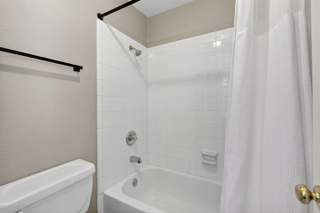 Lewisville, Texas, 75077, United States, 4 Bedrooms Bedrooms, ,3 BathroomsBathrooms,Residential,For Sale,2003312