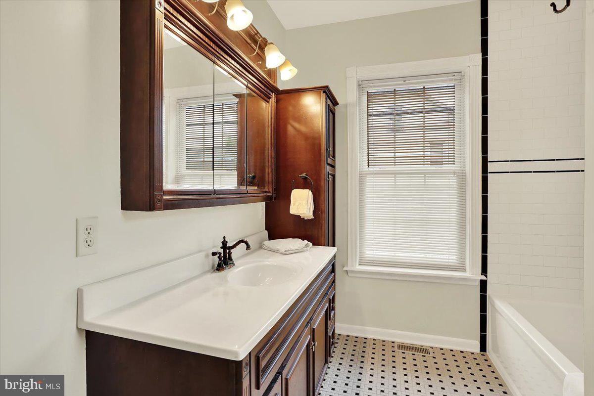 Manheim, Pennsylvania, 17545, United States, 6 Bedrooms Bedrooms, ,8 BathroomsBathrooms,Residential,For Sale,1896454