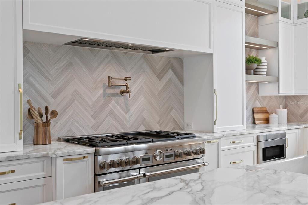 5032 W Longfellow Avenue, Tampa, Florida, 33629, United States, 5 Bedrooms Bedrooms, ,8 BathroomsBathrooms,Residential,For Sale,5032 W Longfellow Avenue,1414104