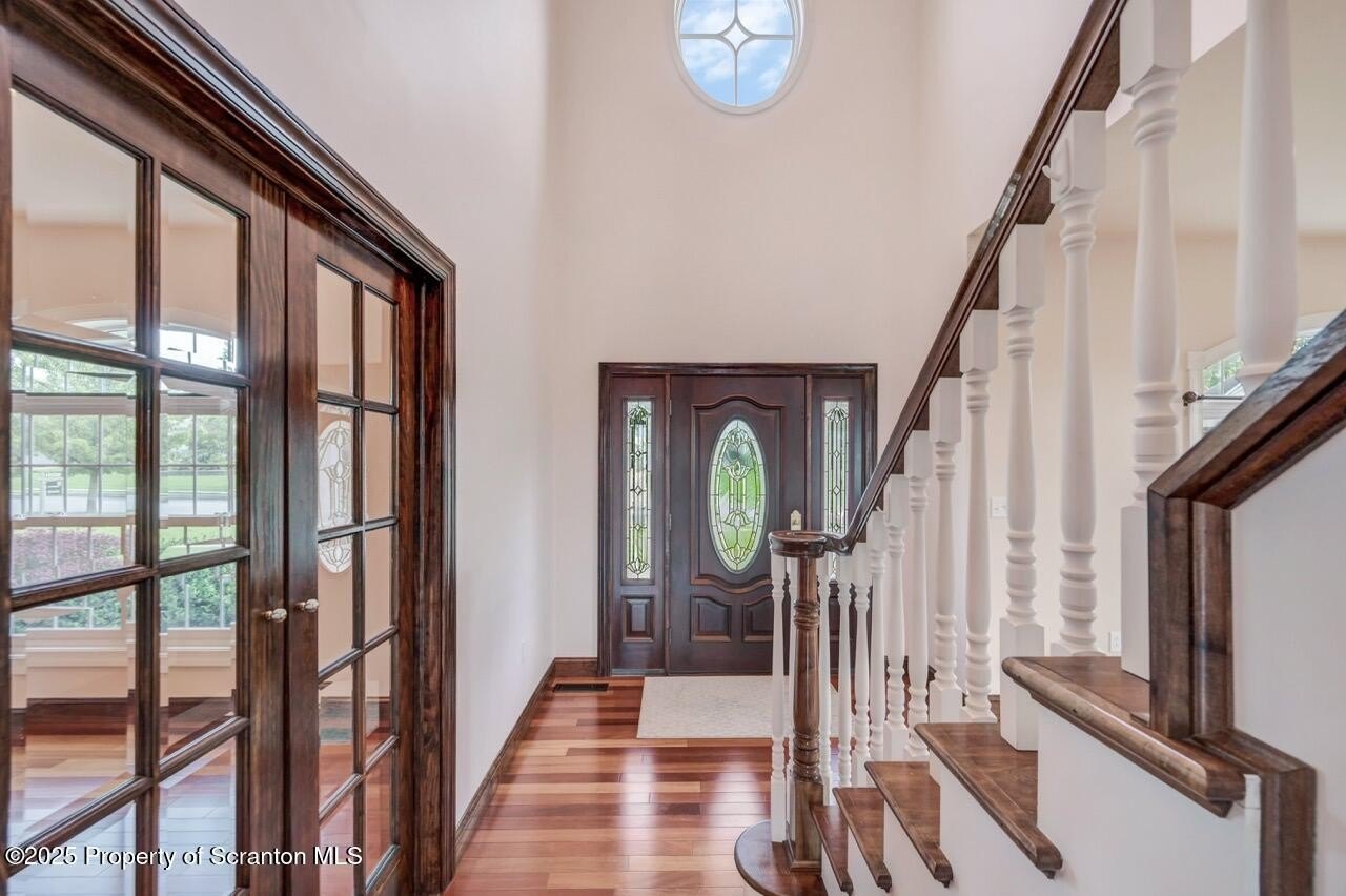 Throop, Pennsylvania, 18512, United States, 3 Bedrooms Bedrooms, ,3 BathroomsBathrooms,Residential,For Sale,1889511