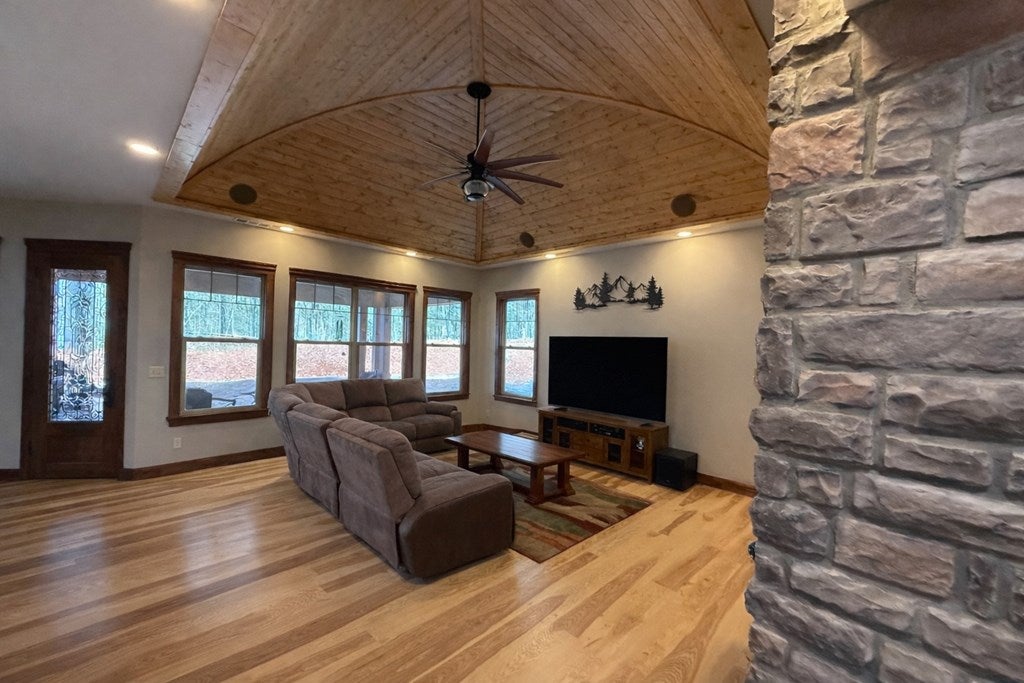 Young Harris, Georgia, 30582, United States, 3 Bedrooms Bedrooms, ,3 BathroomsBathrooms,Residential,For Sale,2013393