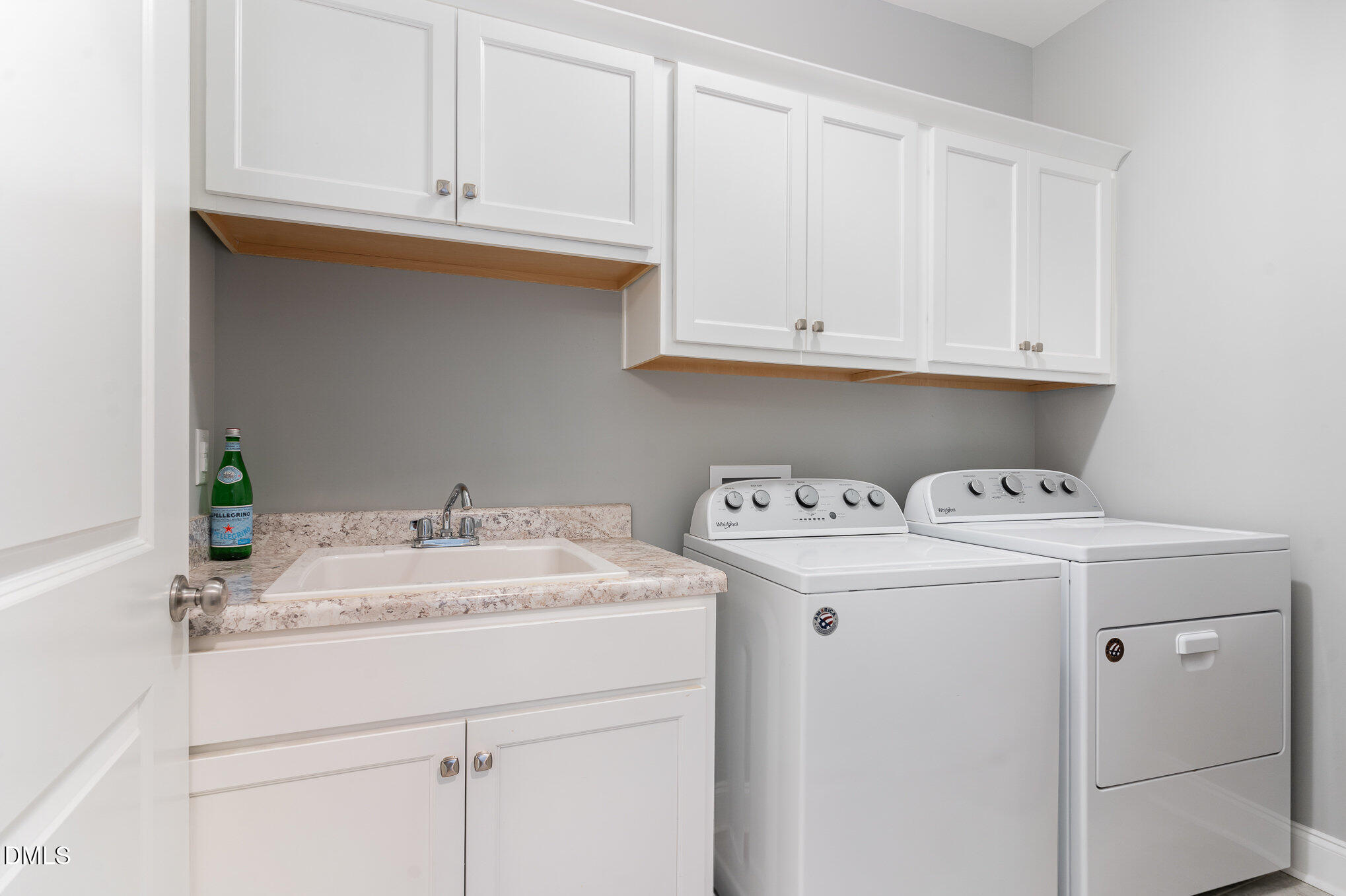 Fuquay Varina, North Carolina, 27526, United States, 4 Bedrooms Bedrooms, ,3 BathroomsBathrooms,Residential,For Sale,1987418