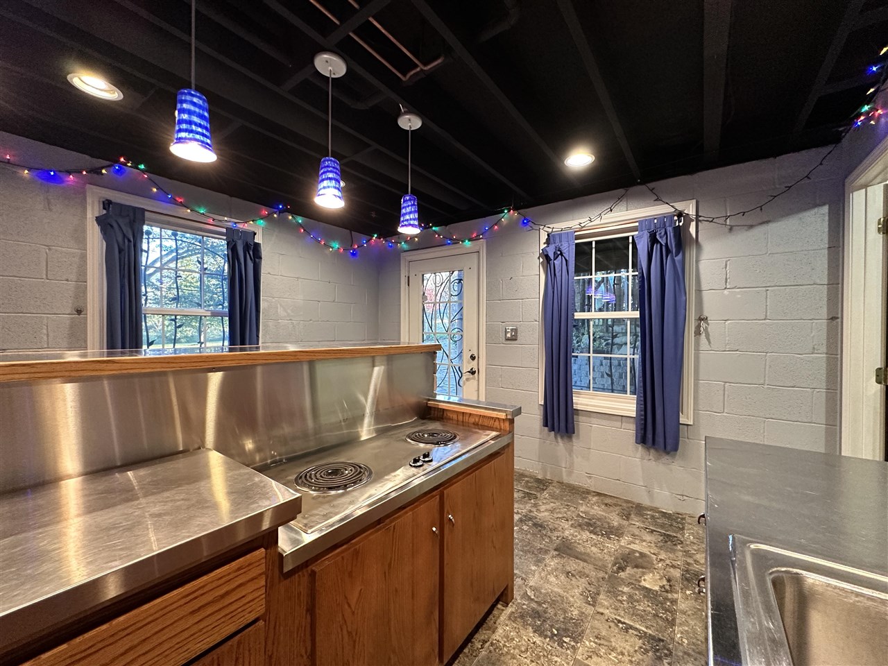 Bowling Green, Kentucky, 42103, United States, 4 Bedrooms Bedrooms, ,5 BathroomsBathrooms,Residential,For Sale,1991633