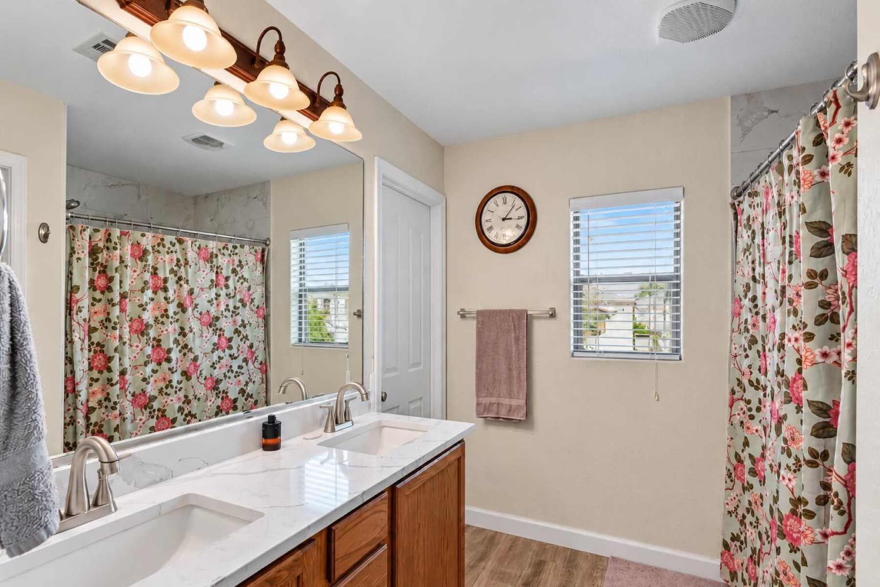 2329 W Barwick Drive¦Phoenix, AZ - 物件實景