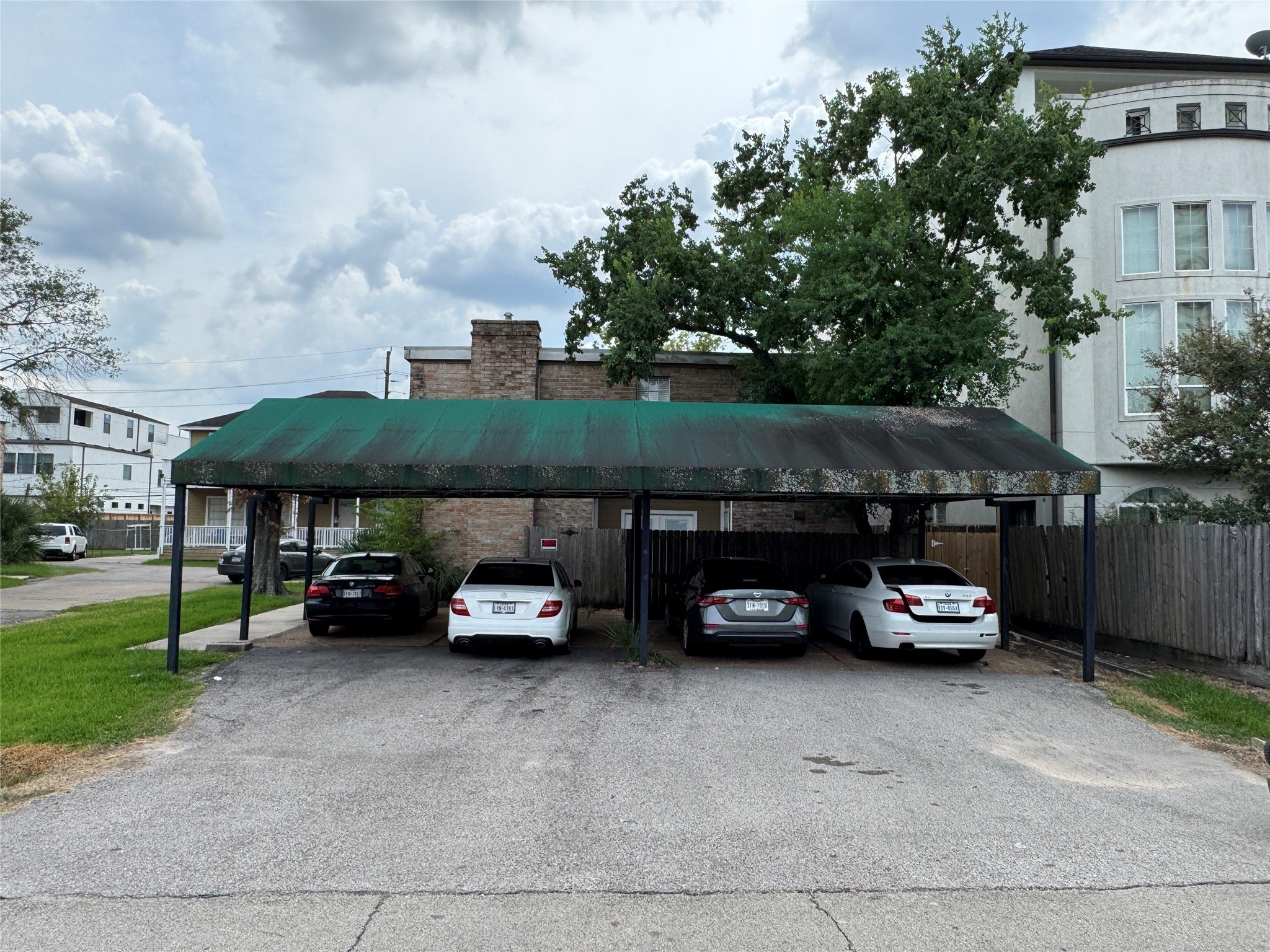Houston, Texas, 77057, United States, 3 Bedrooms Bedrooms, ,3 BathroomsBathrooms,Residential,For Sale,1921662