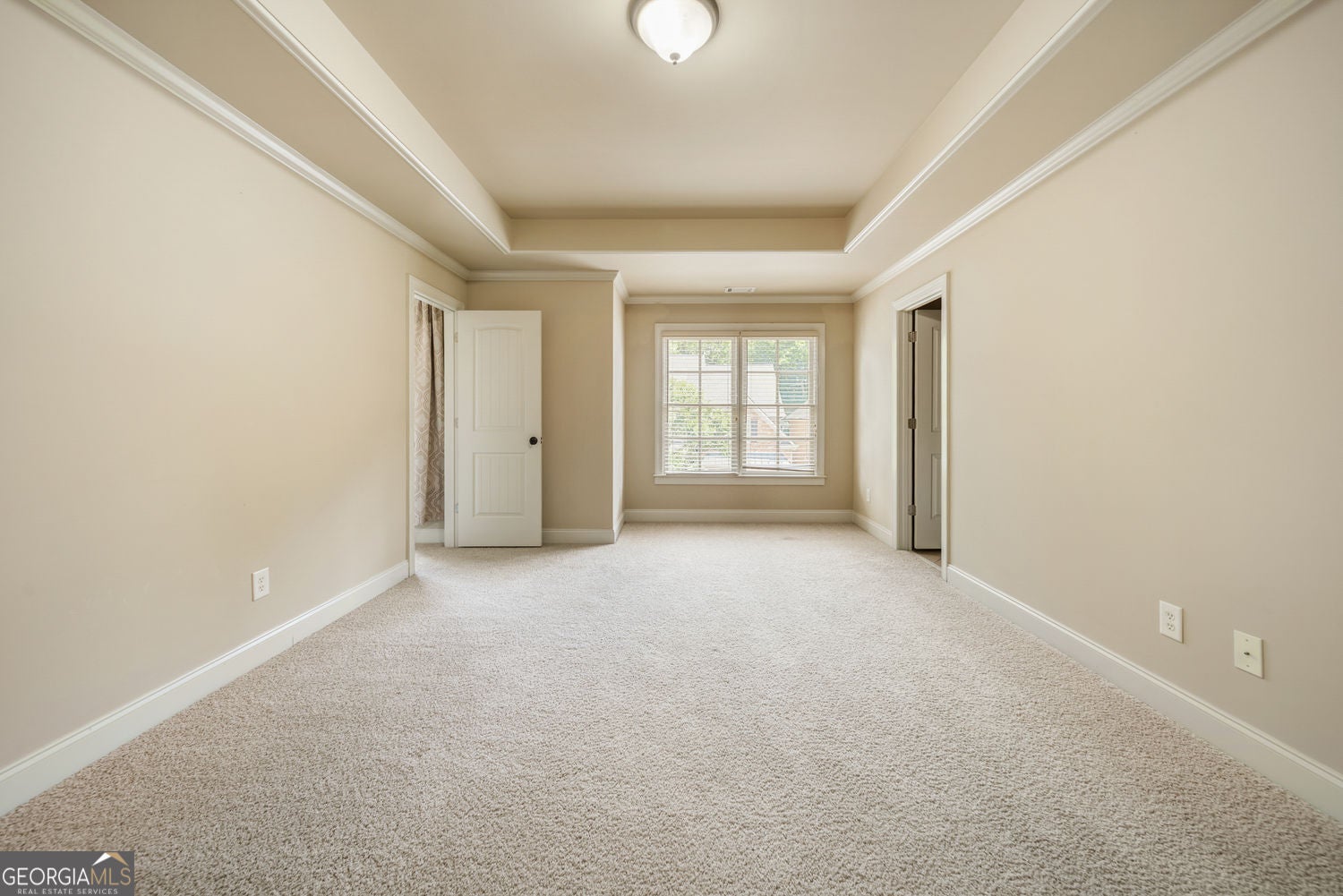 Snellville, Georgia, 30078, United States, 4 Bedrooms Bedrooms, ,5 BathroomsBathrooms,Residential,For Sale,1992513