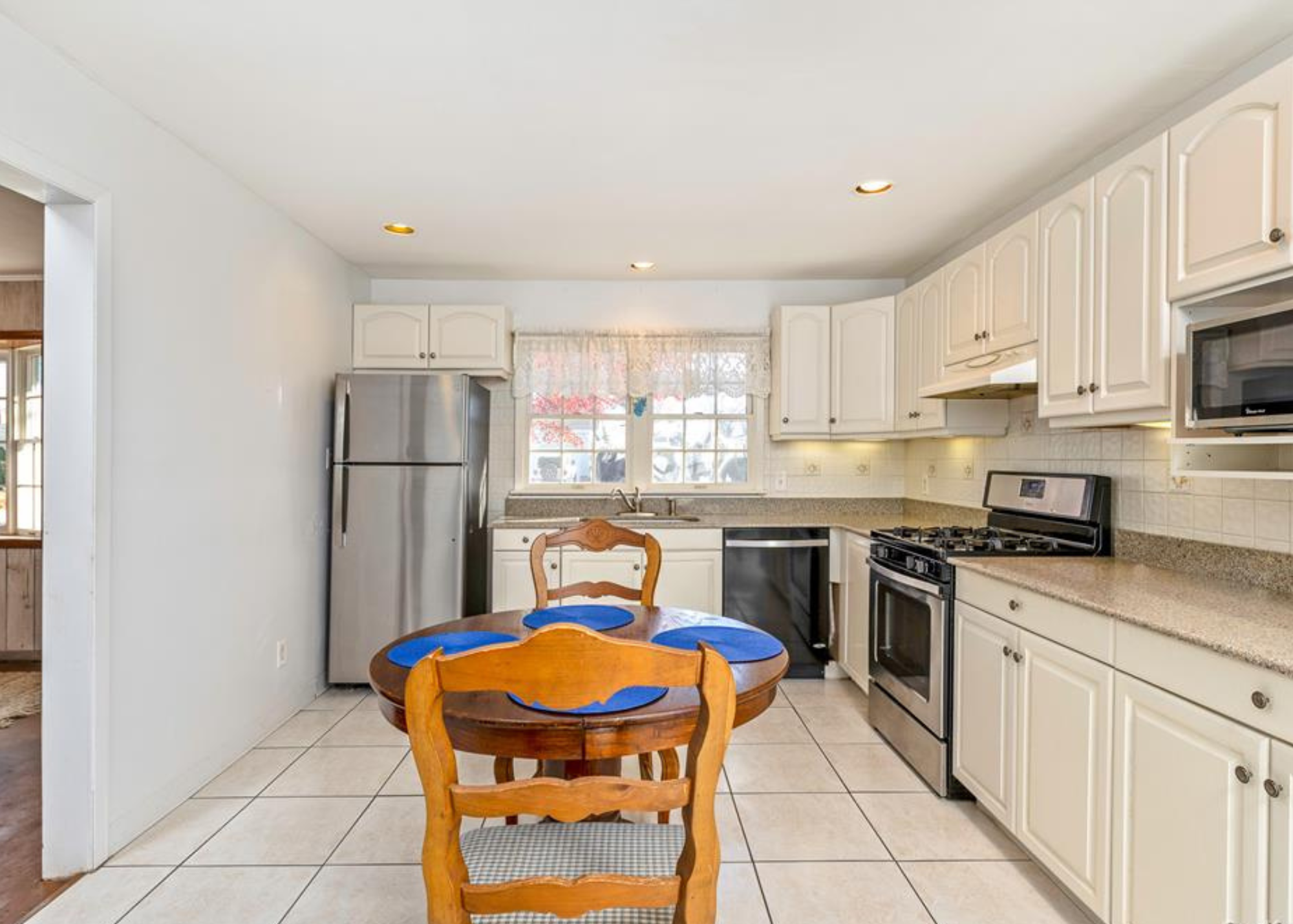 East Quogue, New York, 11942, United States, 2 Bedrooms Bedrooms, ,1 BathroomBathrooms,Residential,For Sale,2002980